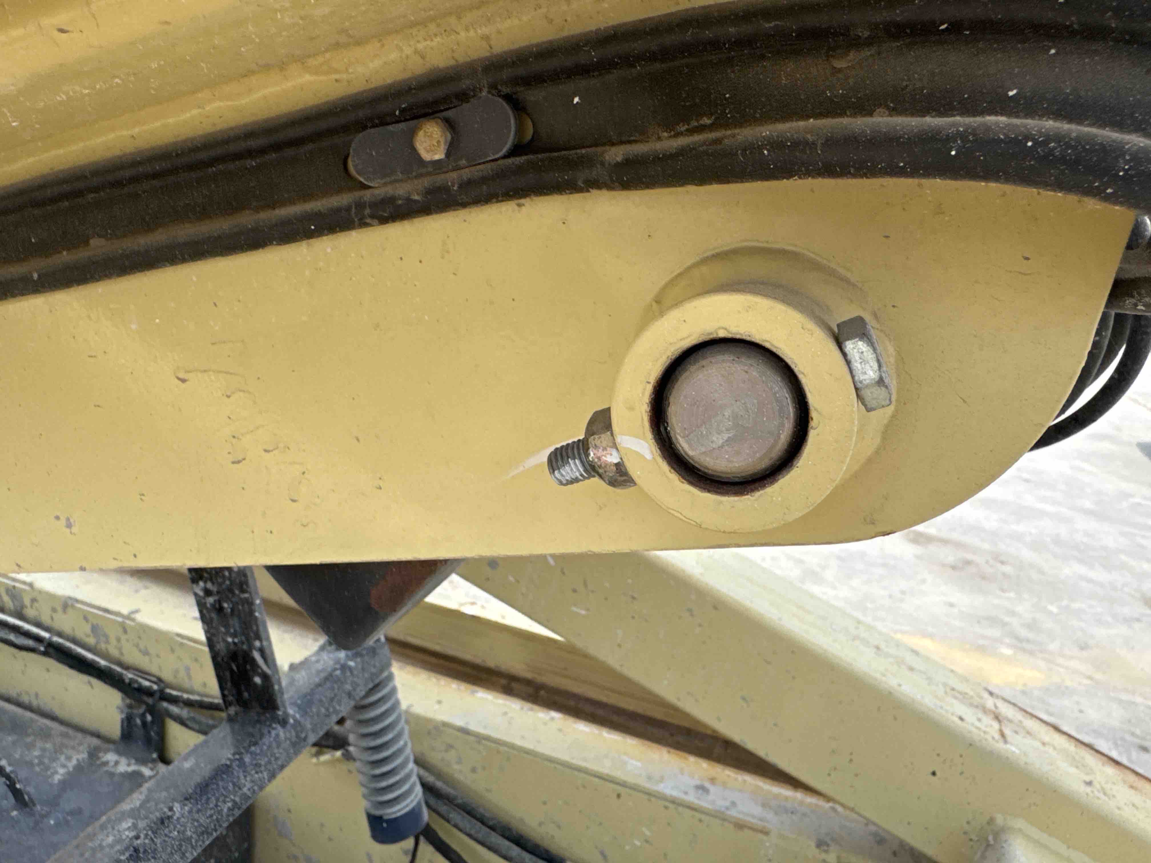 SLA-017-JLG-3246ES-Scissor-lifts-inspection-Hydraulics-Hydraulic-pins-/-locks-1