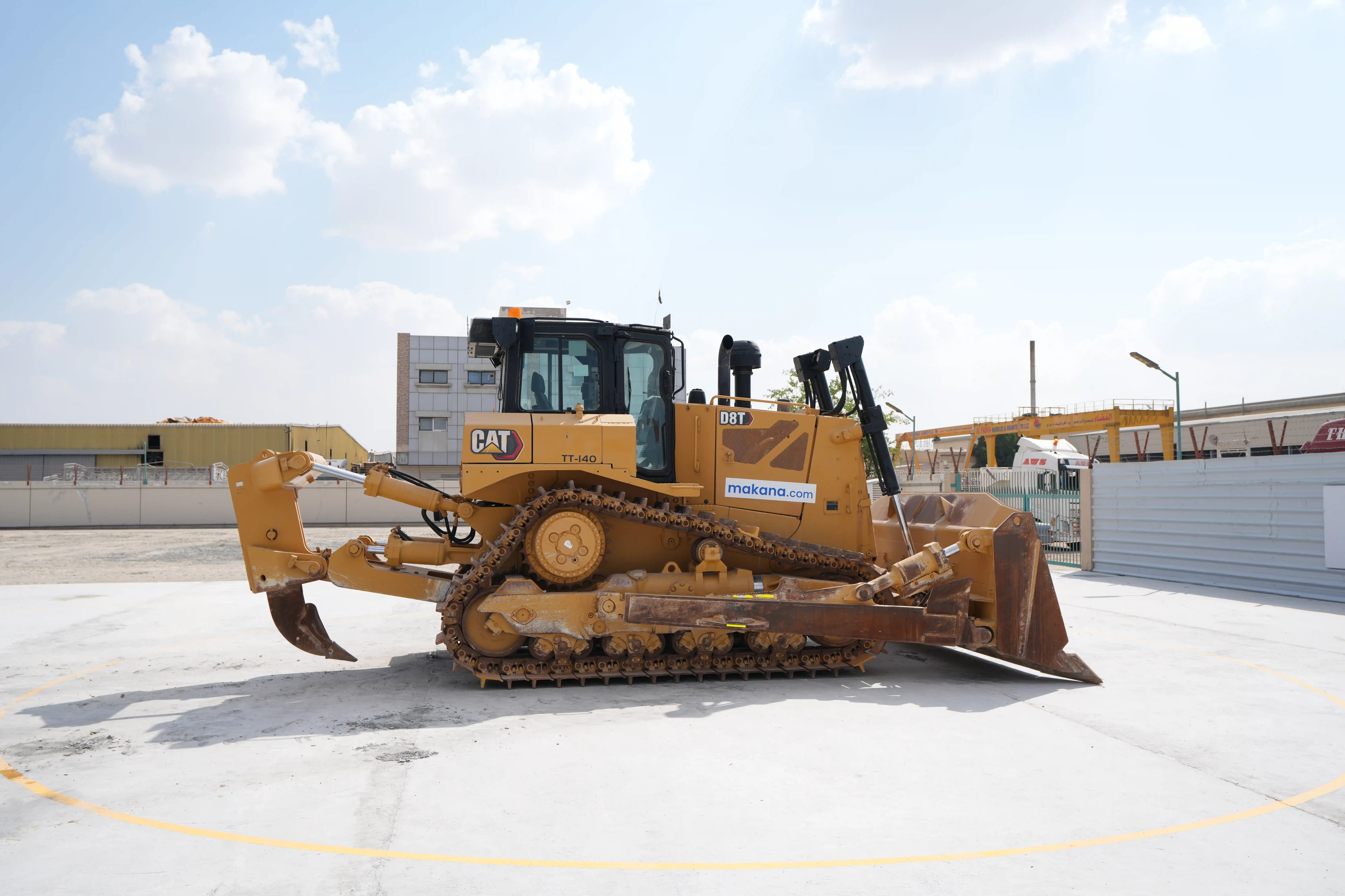 CDB-002-Cat-D8T-crawler-dozer-exterior-right-side-view