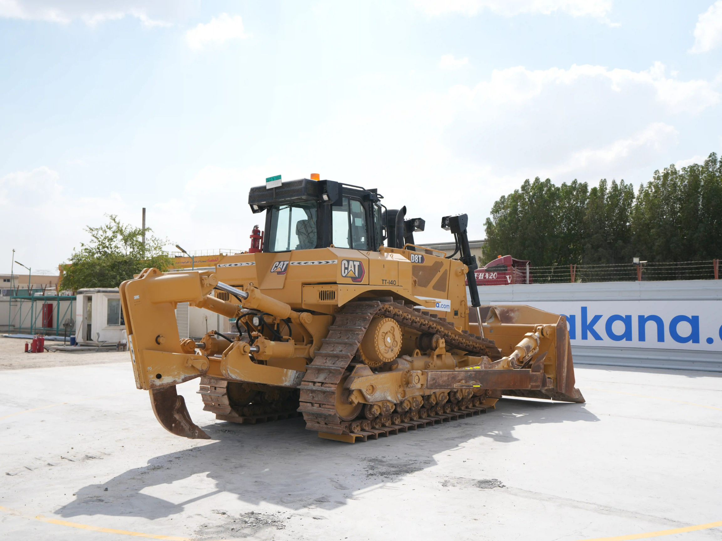 Product-Cat D8T crawler dozer-exterior