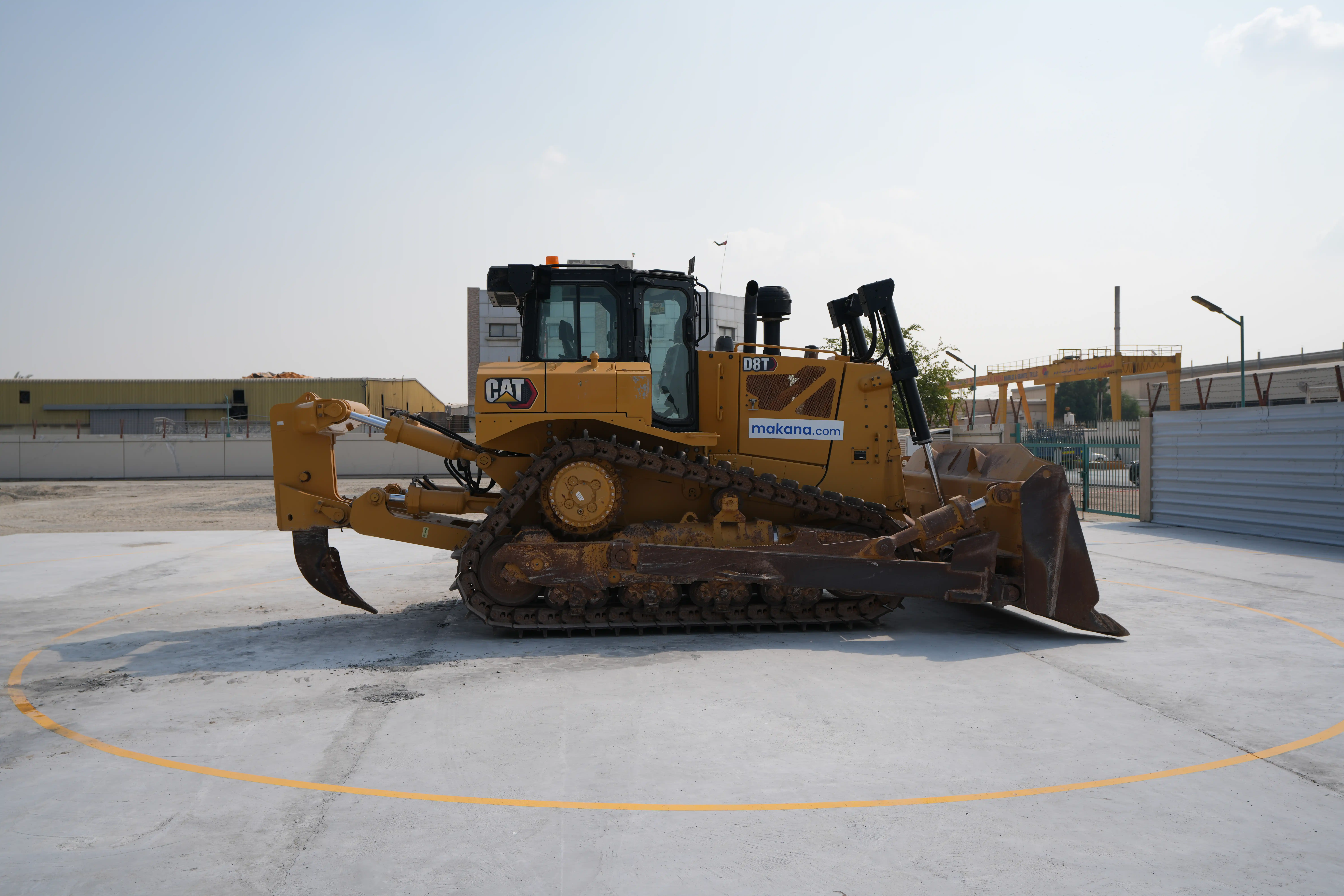 CDB-003-Cat-D8T-crawler-dozer-exterior-right-side-view
