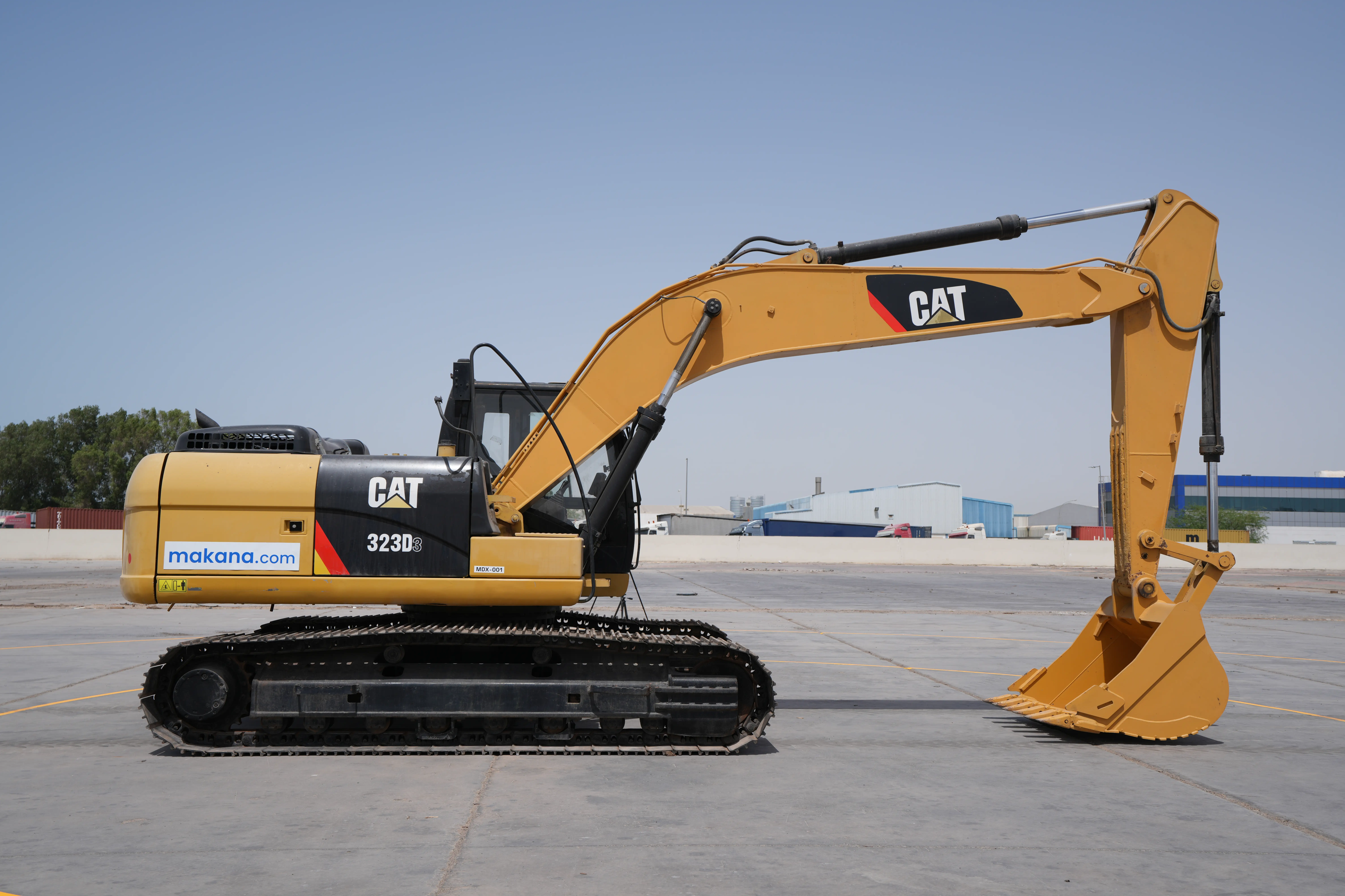 Product-Cat 323D3 medium excavator-exterior