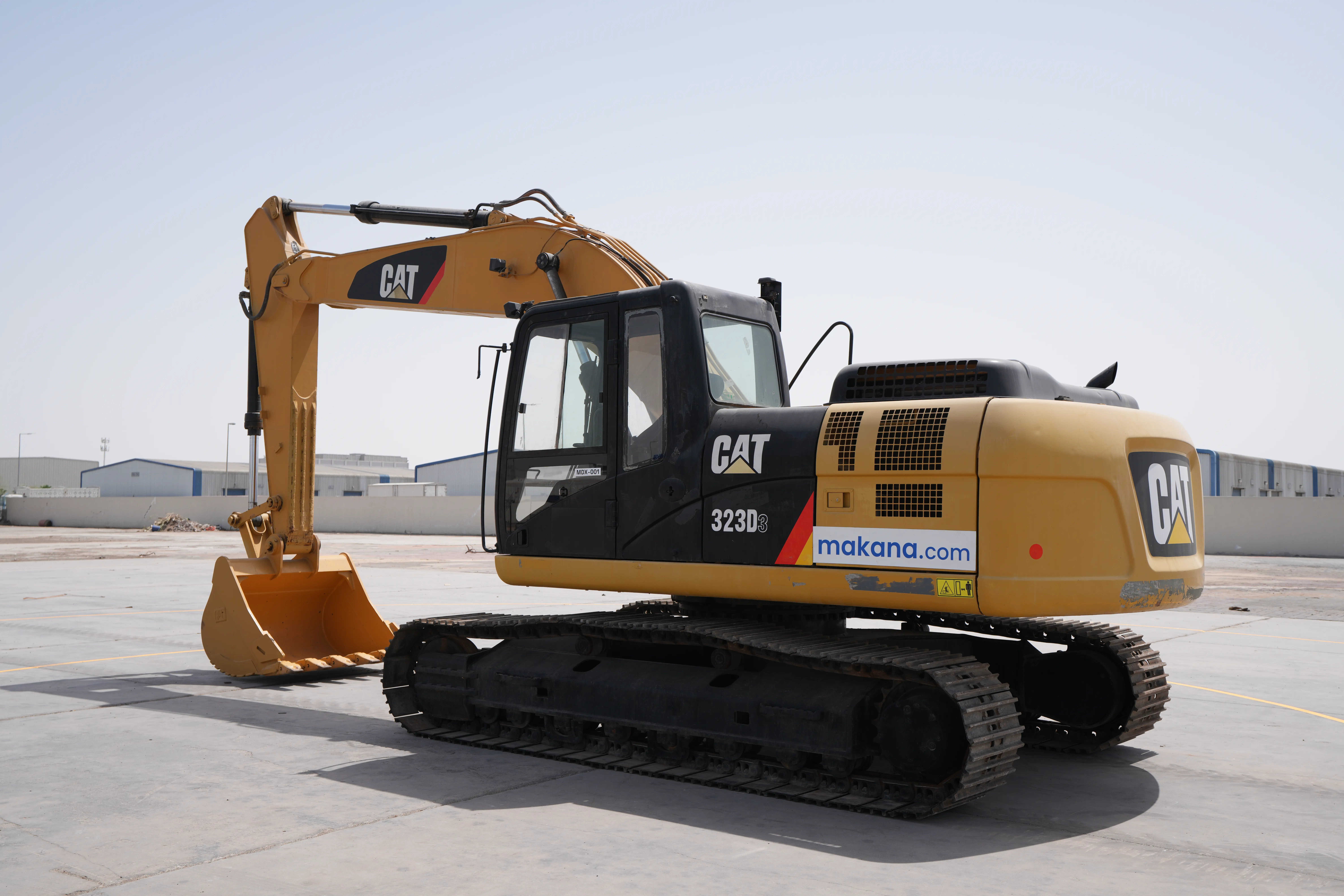 Product-Cat 323D3 medium excavator-exterior