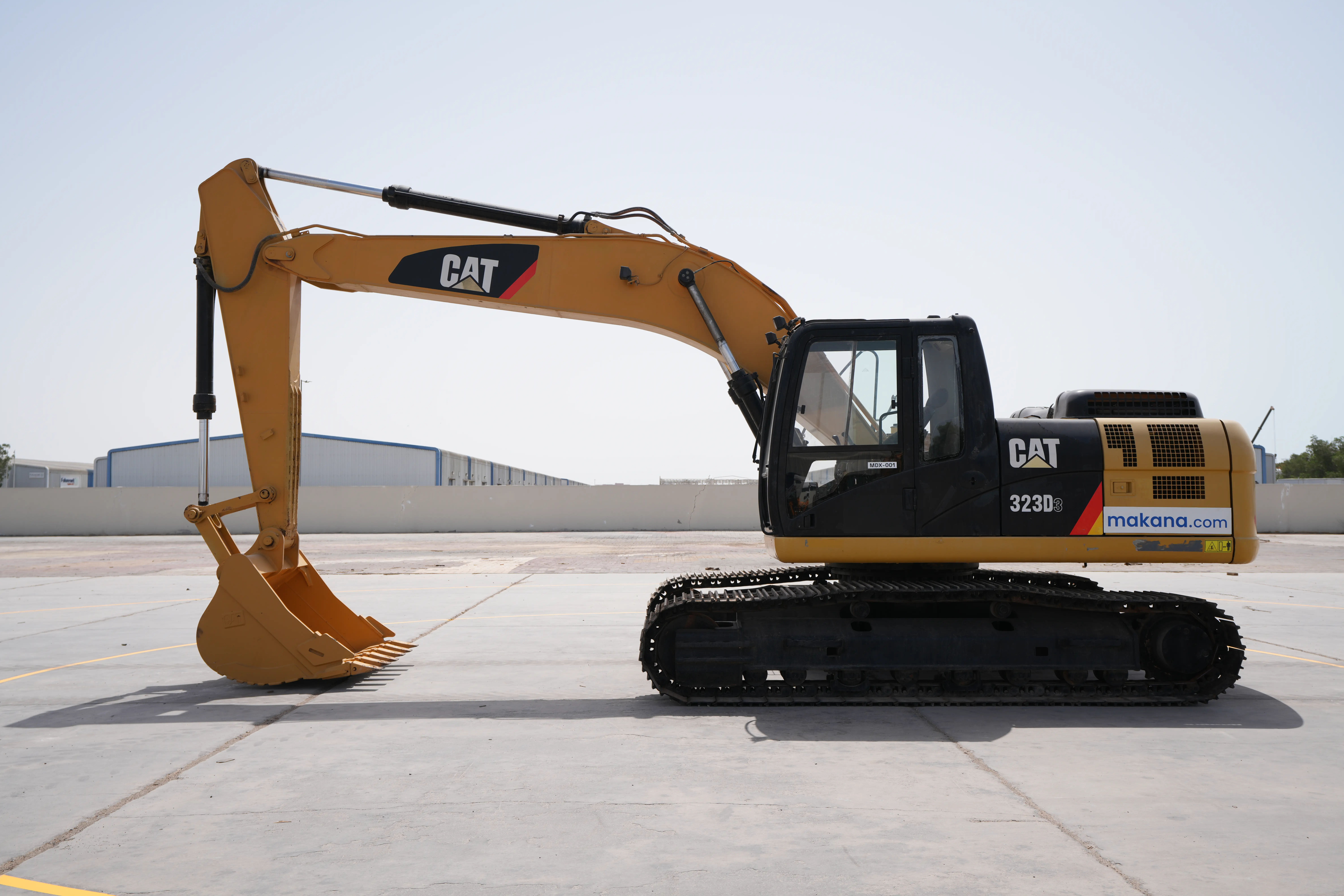Product-Cat 323D3 medium excavator-exterior