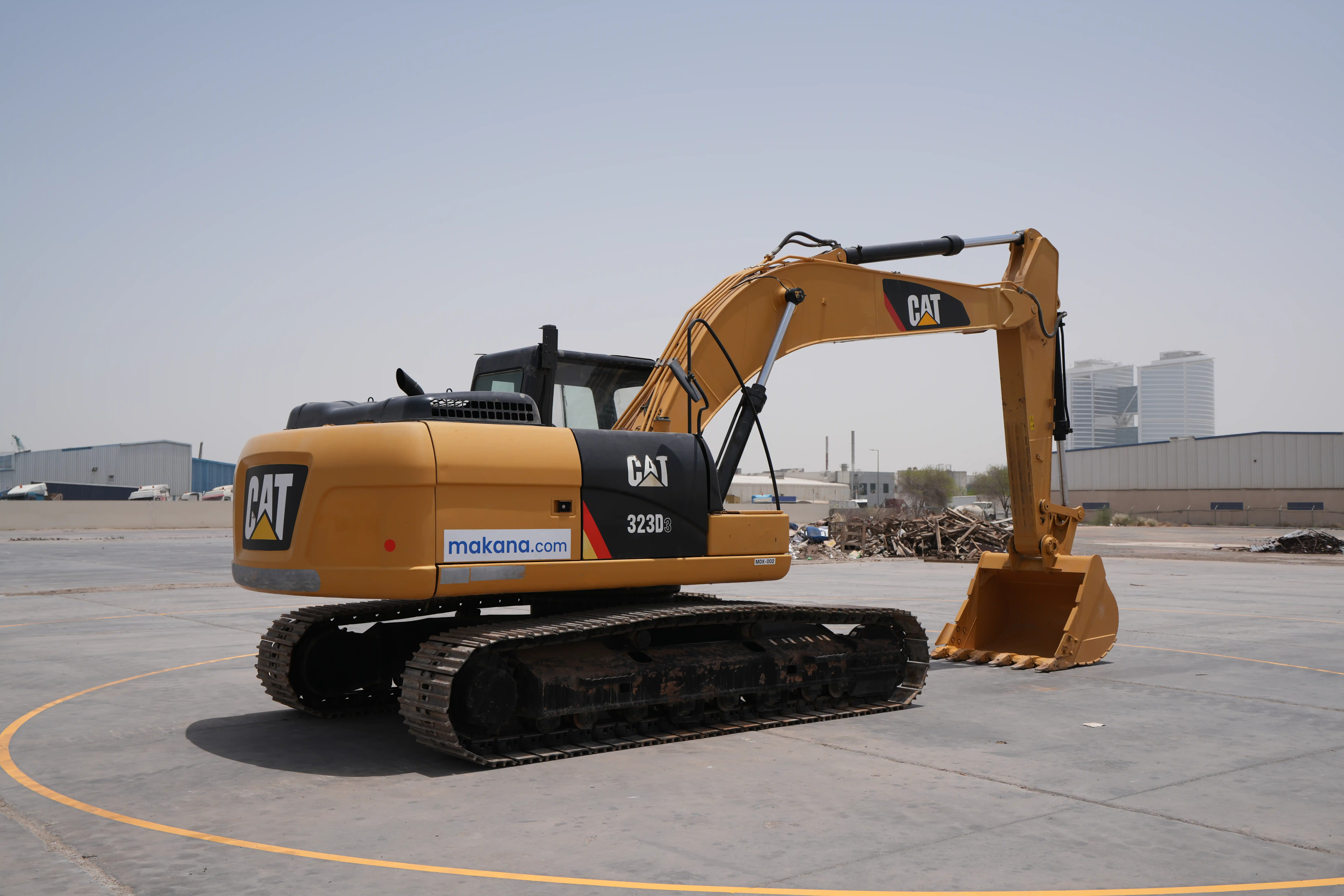 Product-Cat 323D3 medium excavator-exterior