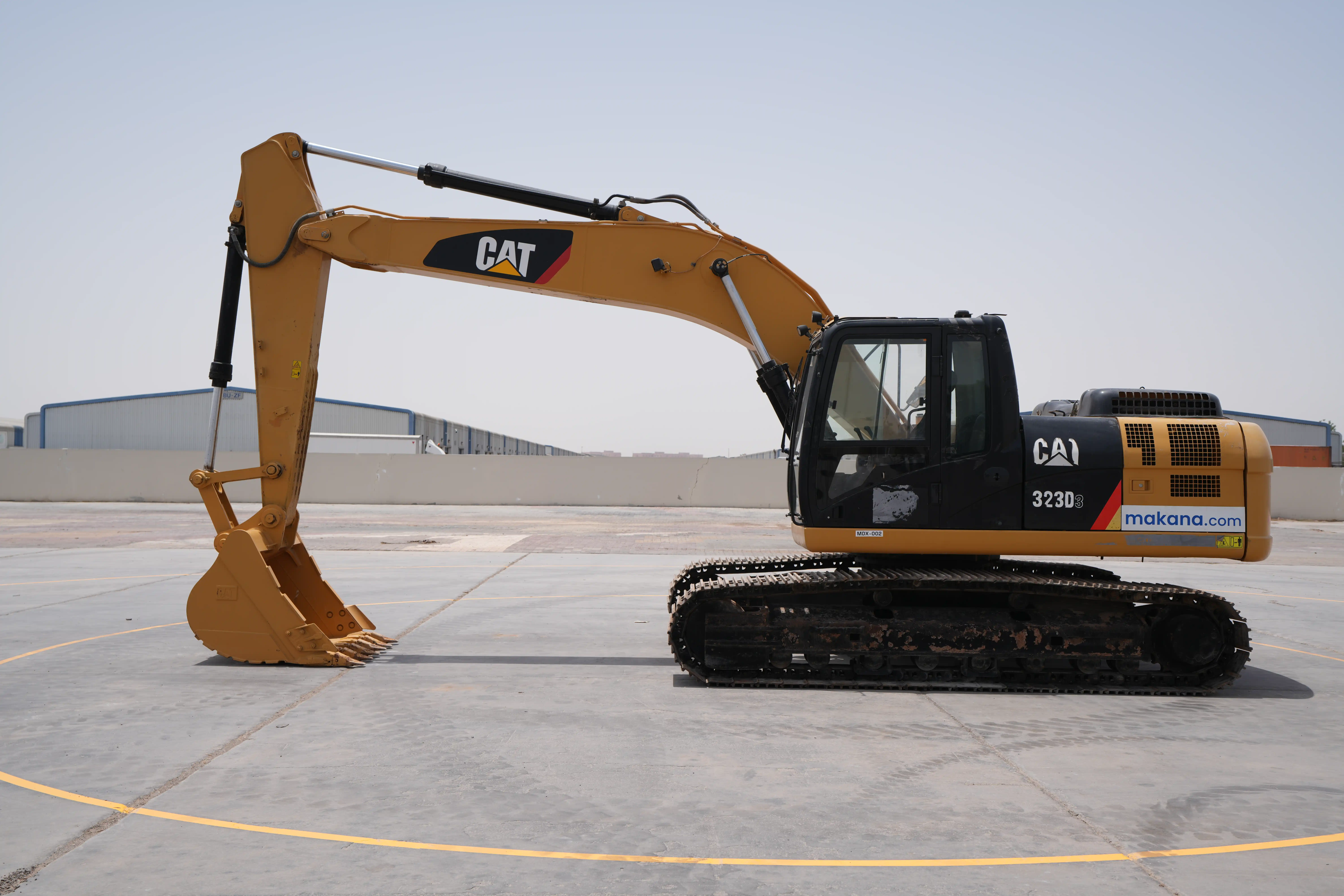 Product-Cat 323D3 medium excavator-exterior