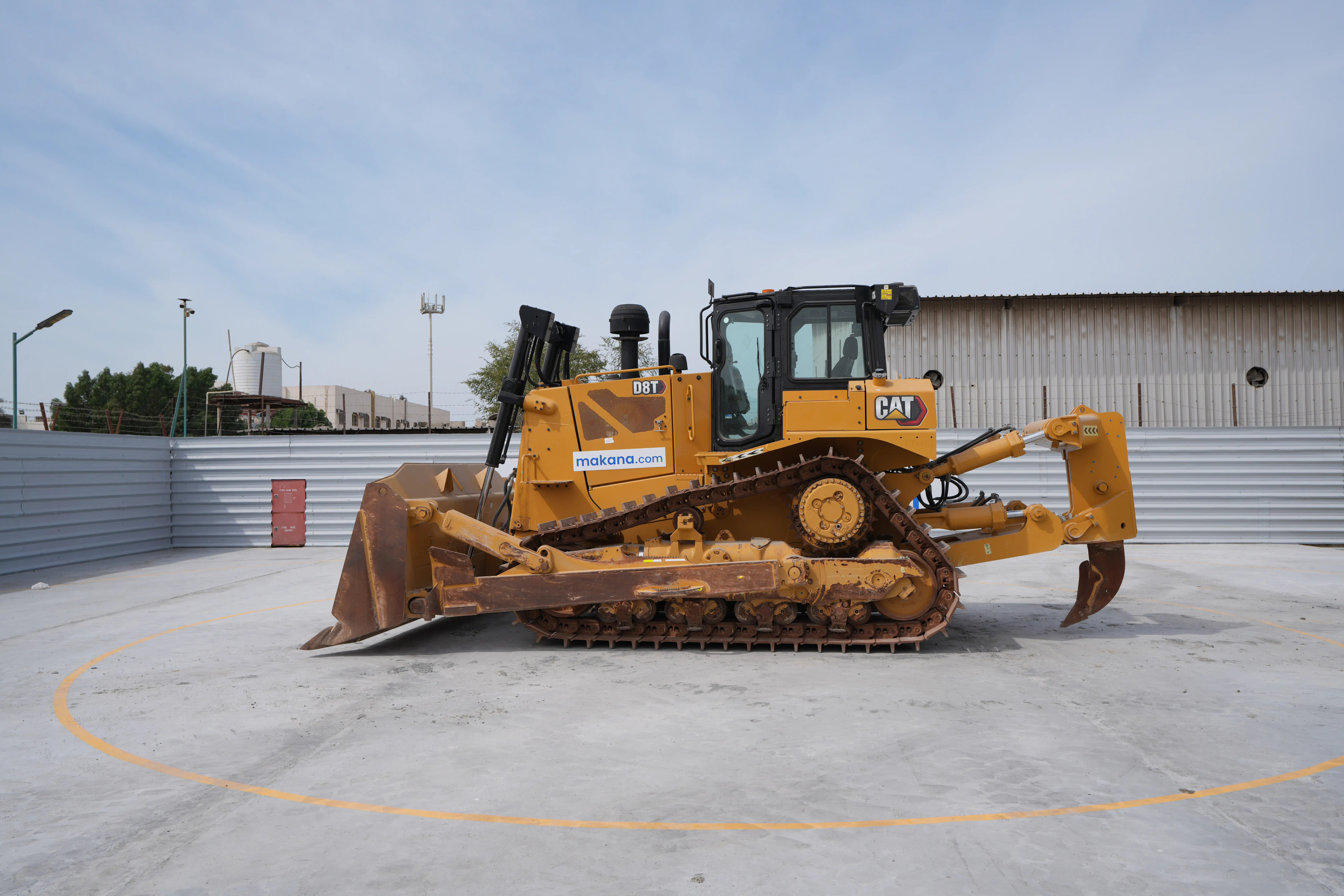 CDB-001-Cat-D8T-crawler-dozer-exterior-left-side-view