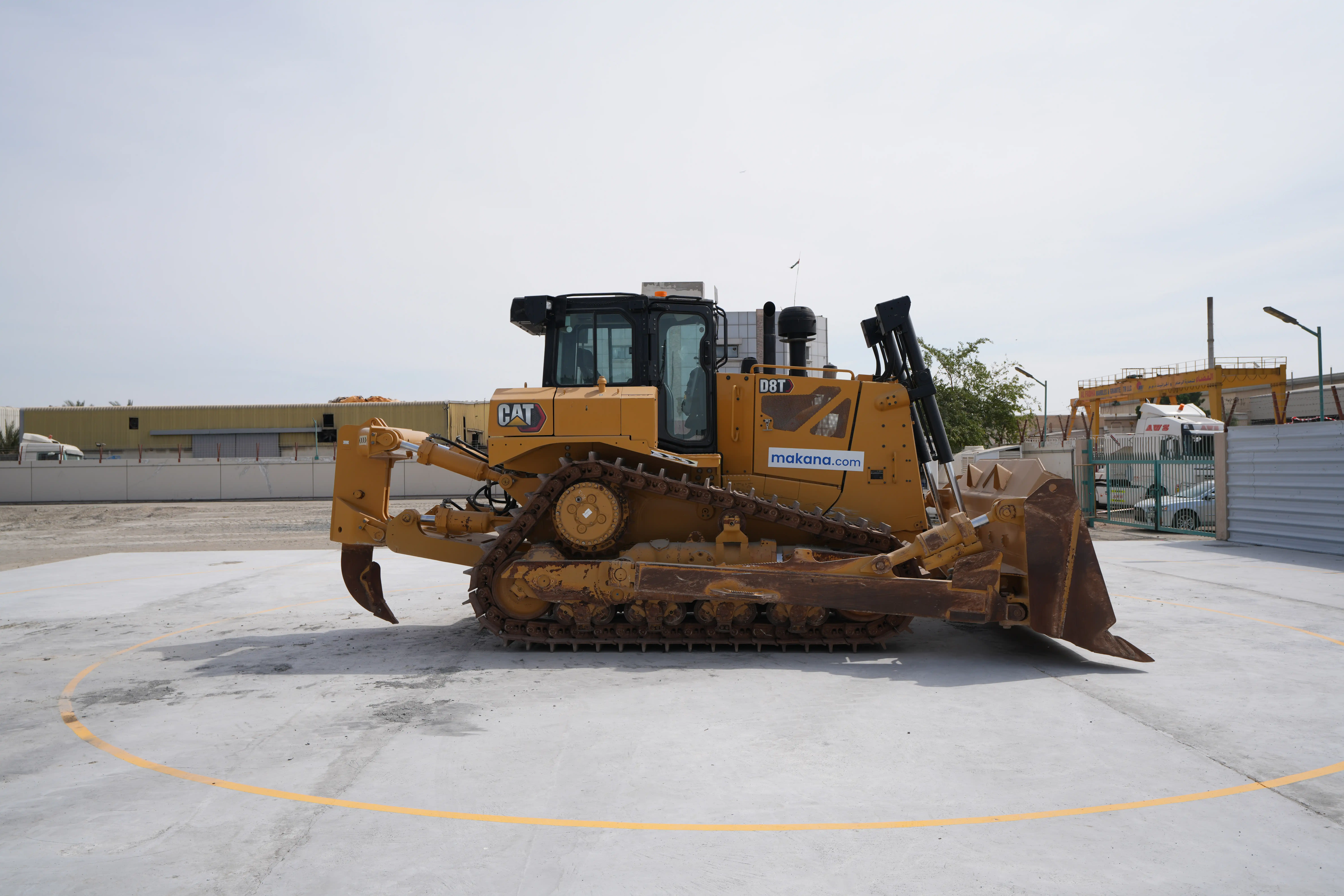 CDB-001-Cat-D8T-crawler-dozer-exterior-right-side-view