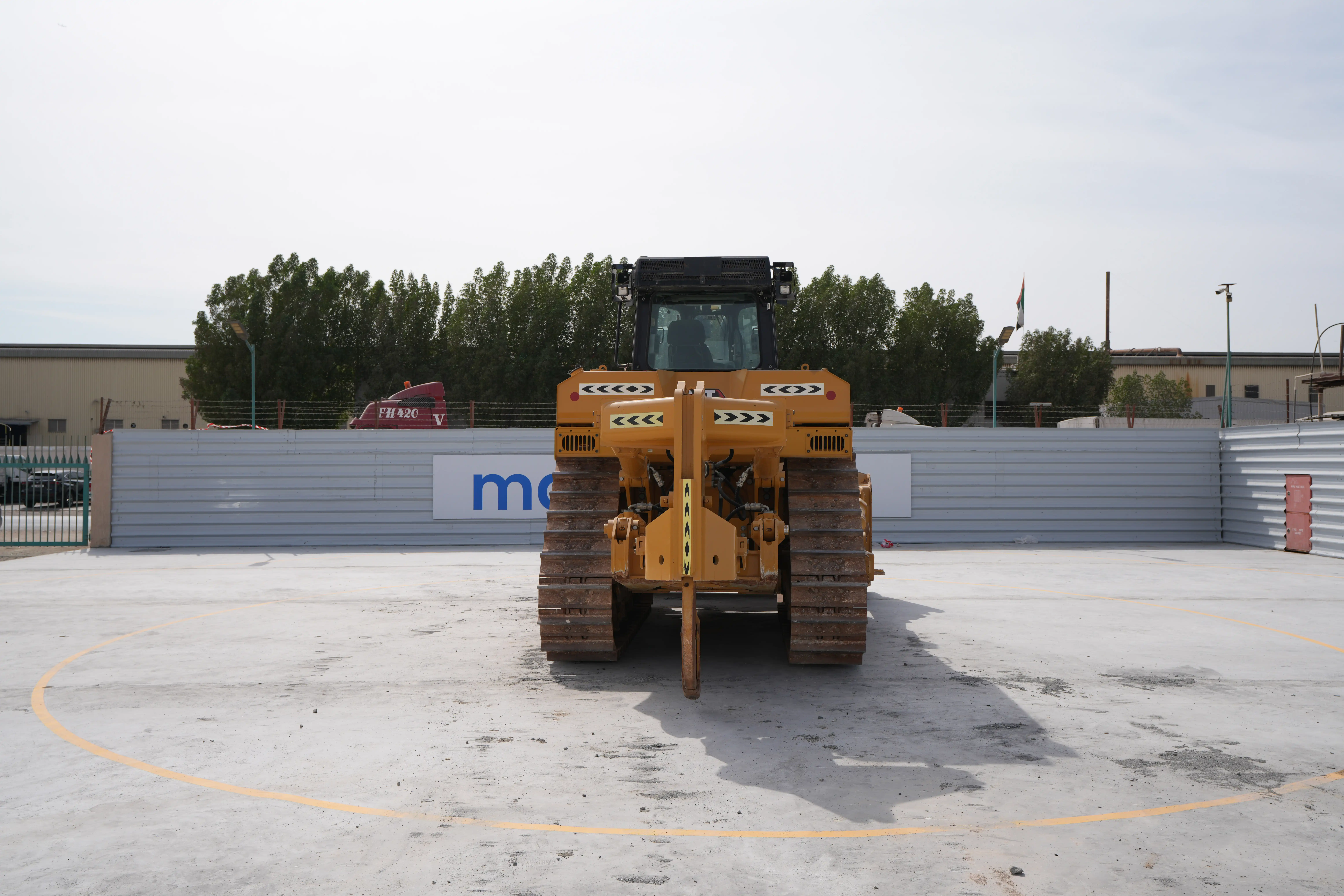CDB-001-Cat-D8T-crawler-dozer-exterior-rear-view