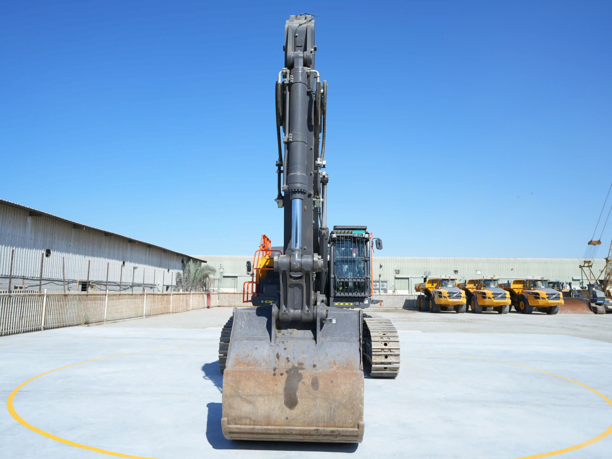 Product-Volvo EC550EL large excavator-exterior