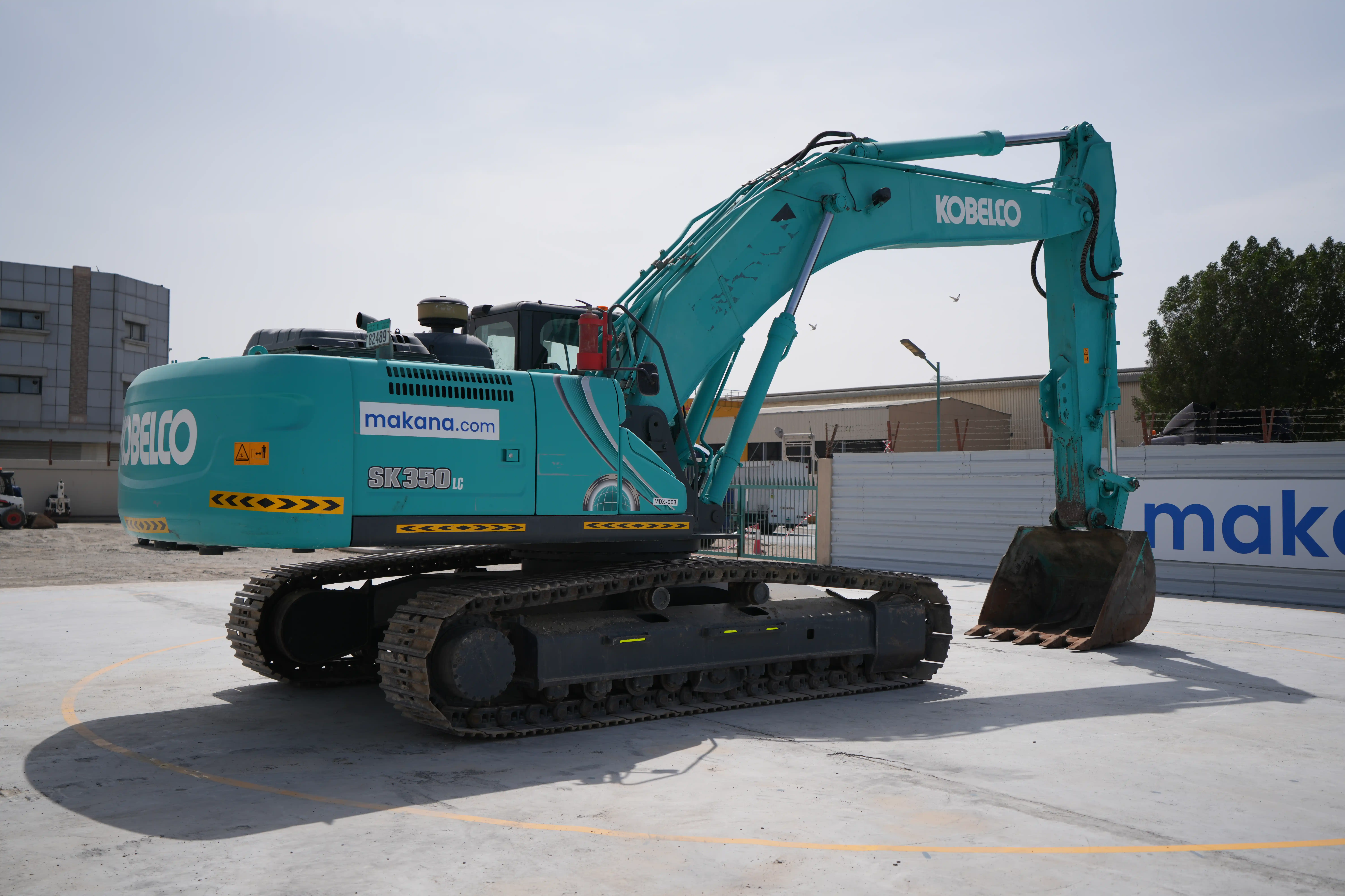 MDX-003-Kobelco-SK350LC-10-medium-excavator-exterior-rear-right-side-view