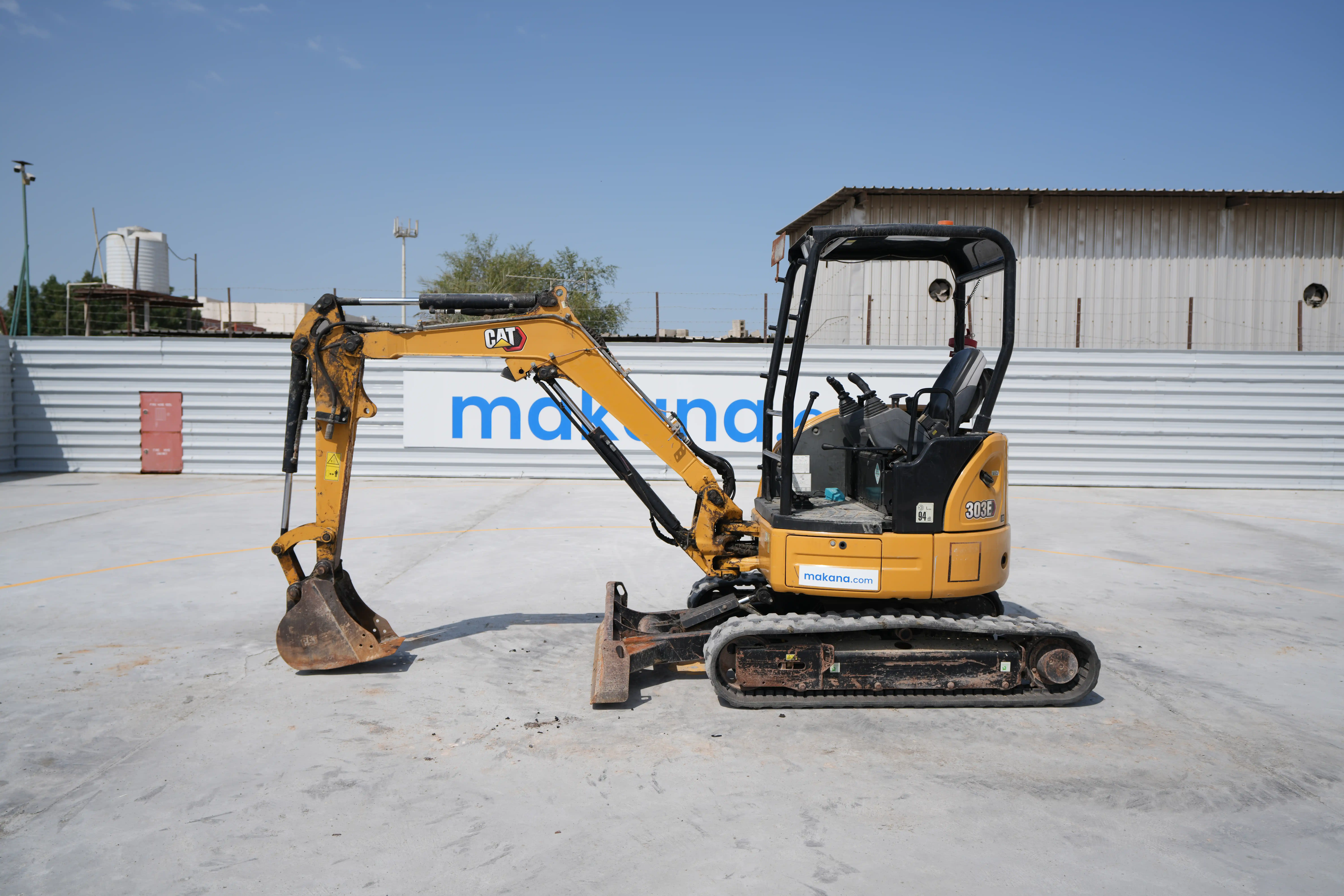 MNX-004-Cat-303E-mini-excavator-exterior-left-side-view