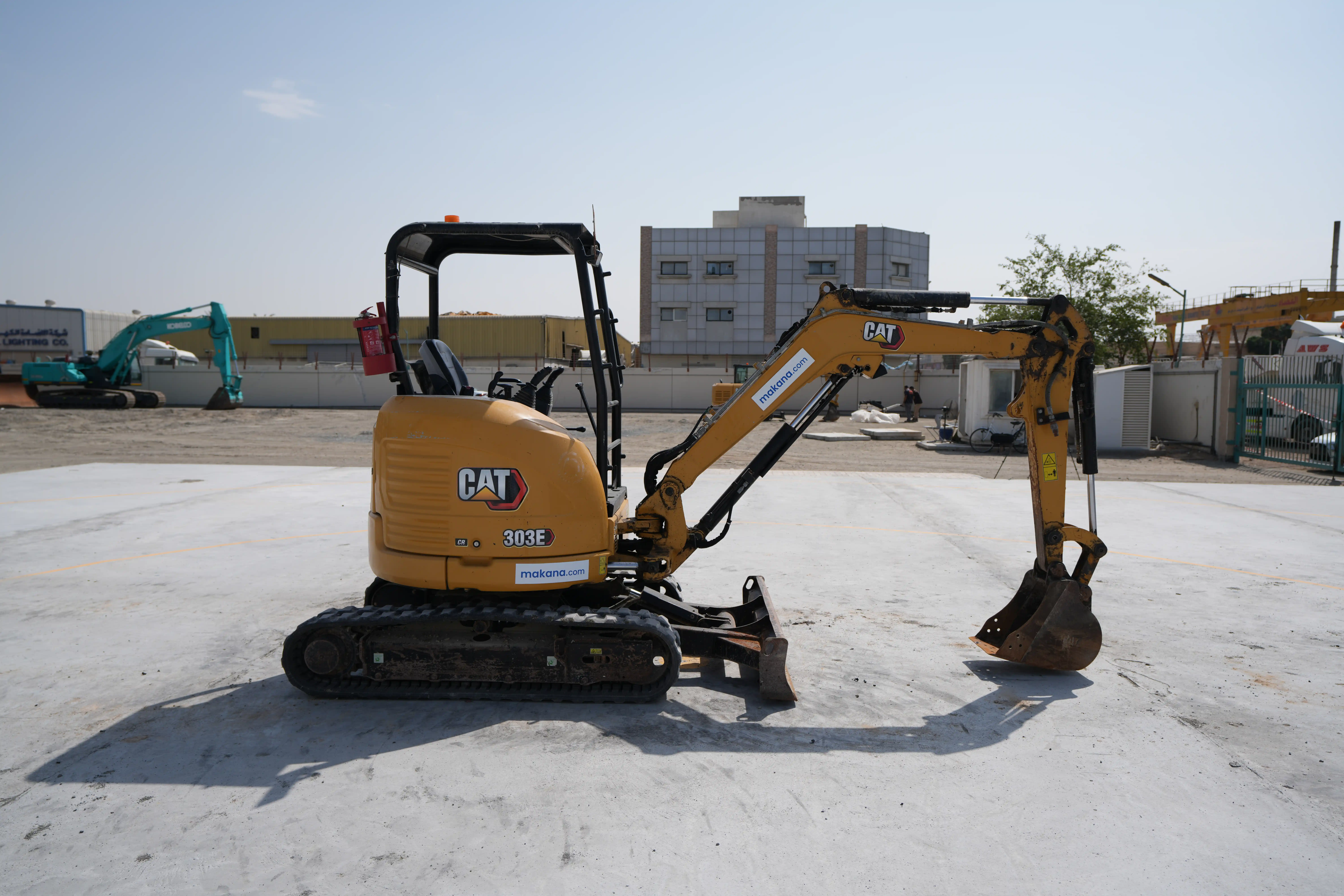 MNX-004-Cat-303E-mini-excavator-exterior-right-side-view