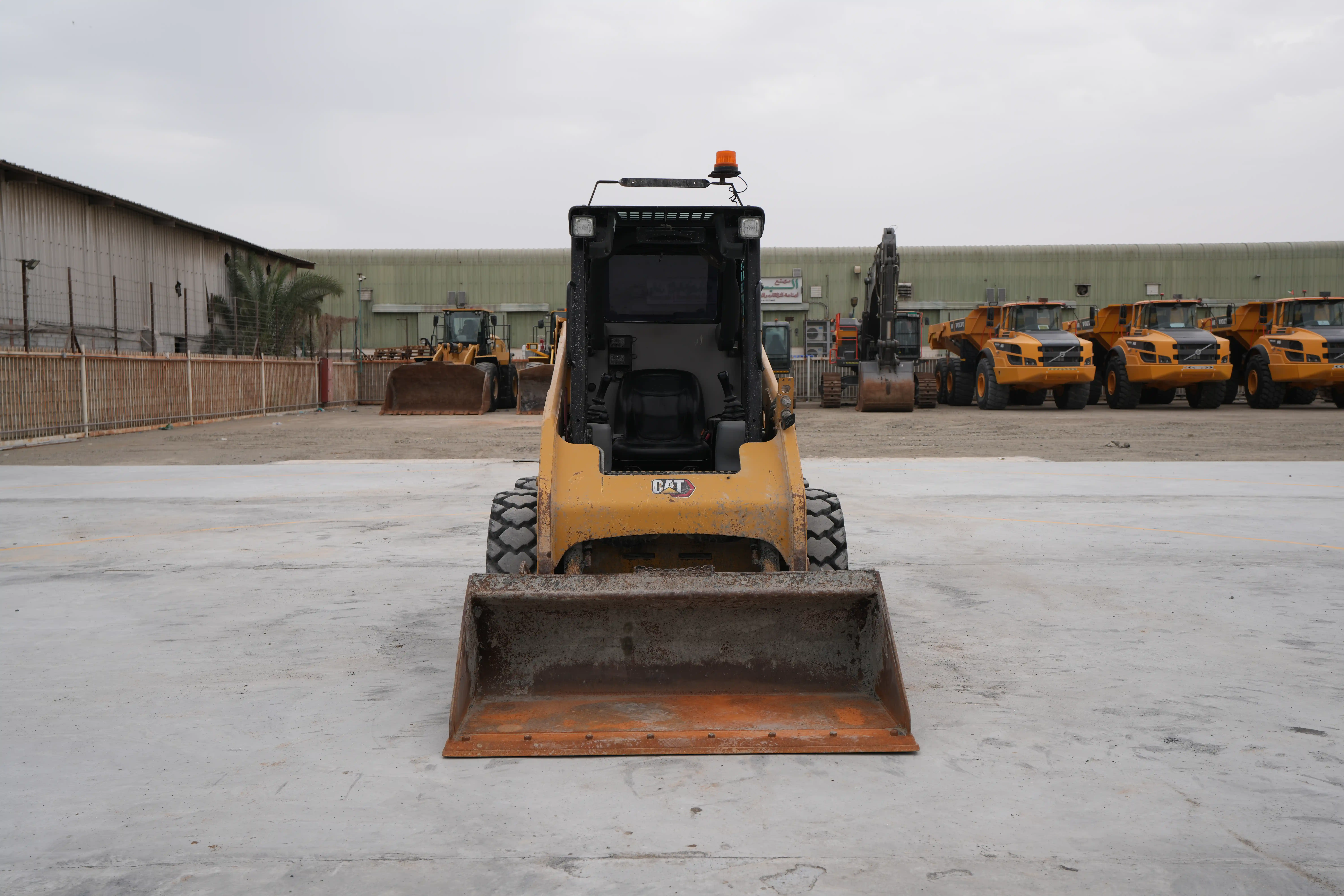 SSL-003-Cat-226B3-skid-steer-loader-exterior-front-view