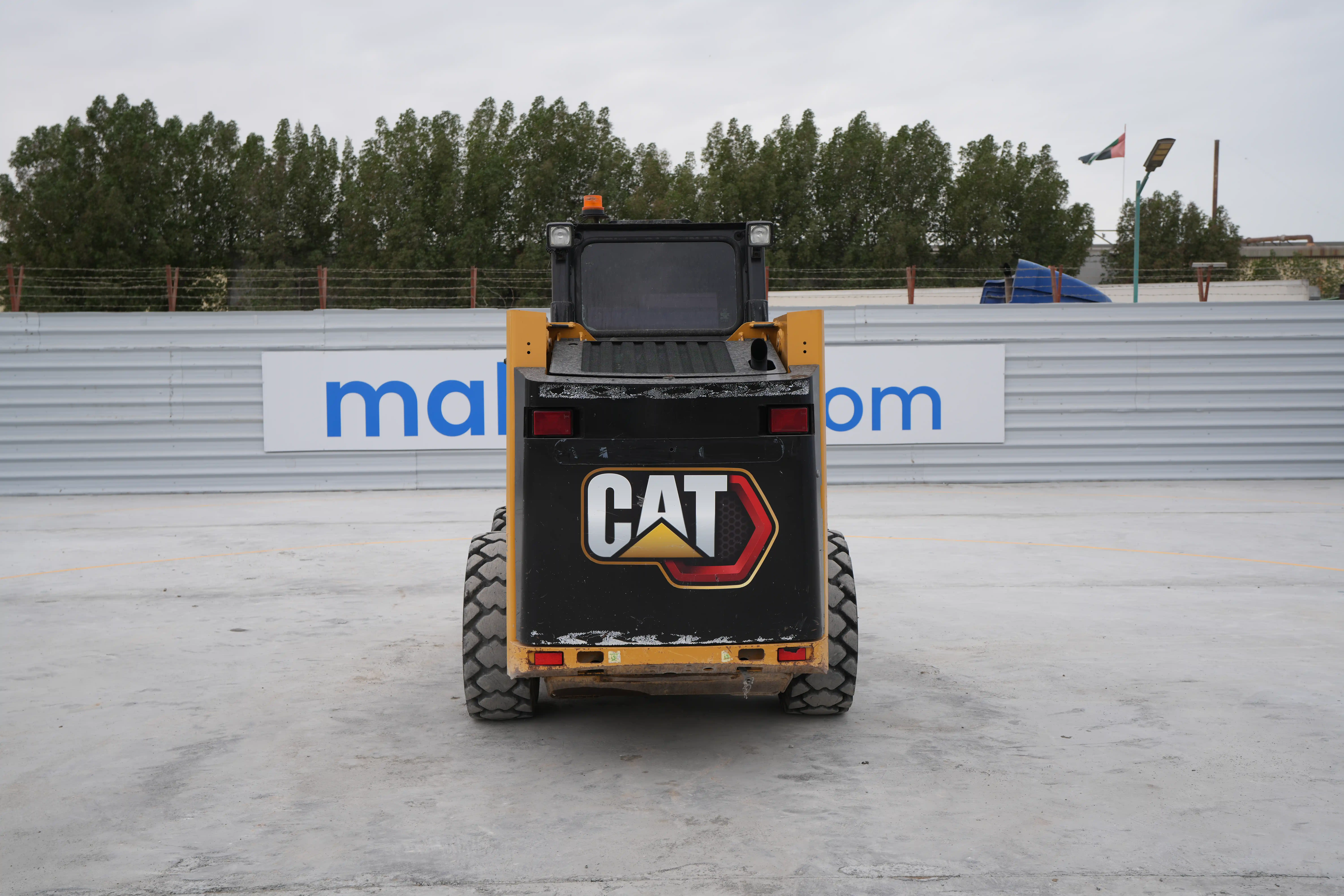 SSL-003-Cat-226B3-skid-steer-loader-exterior-rear-view