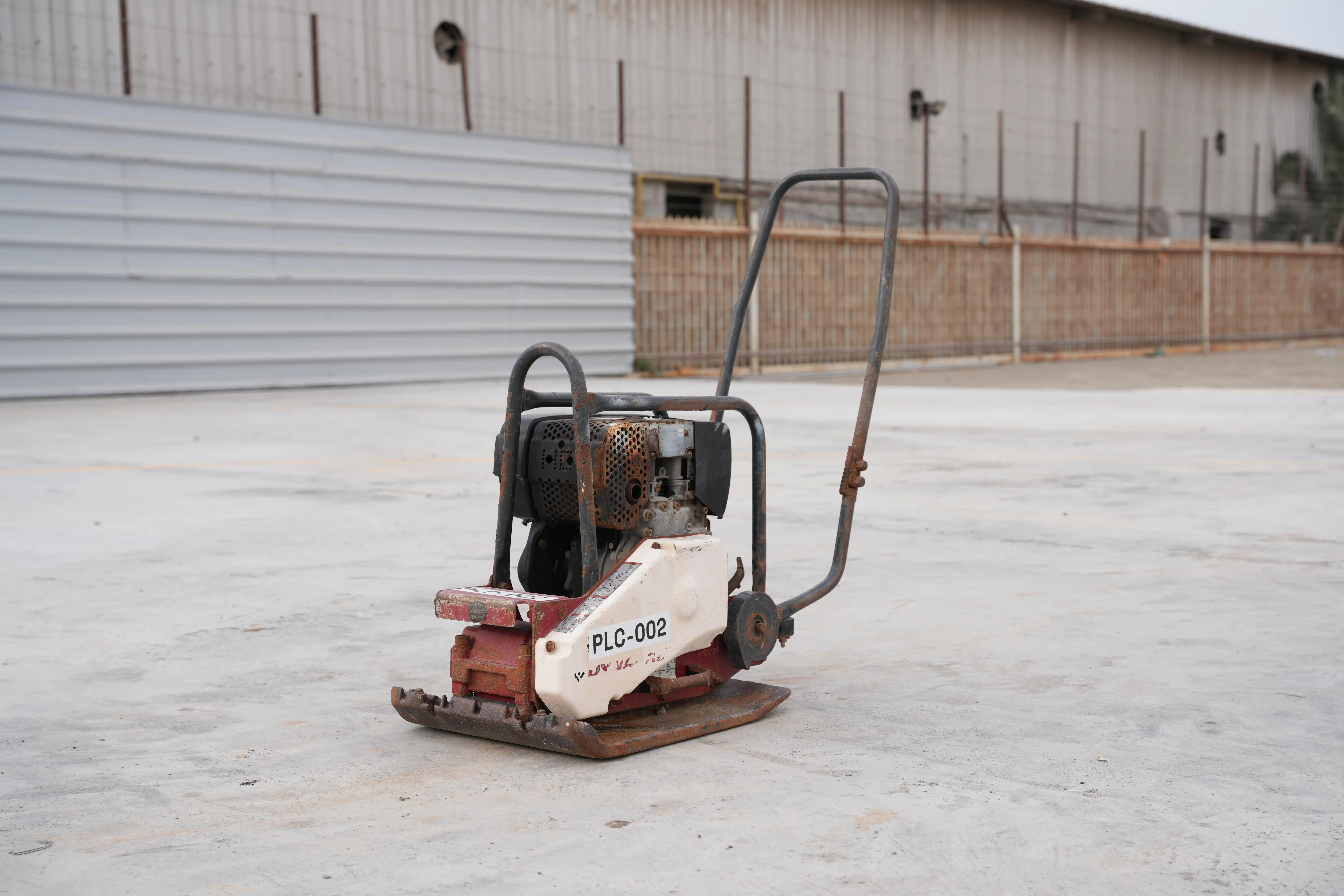 PLC-002-Dynapac-DFP10D-plate-compactor-exterior-front-left-side-view