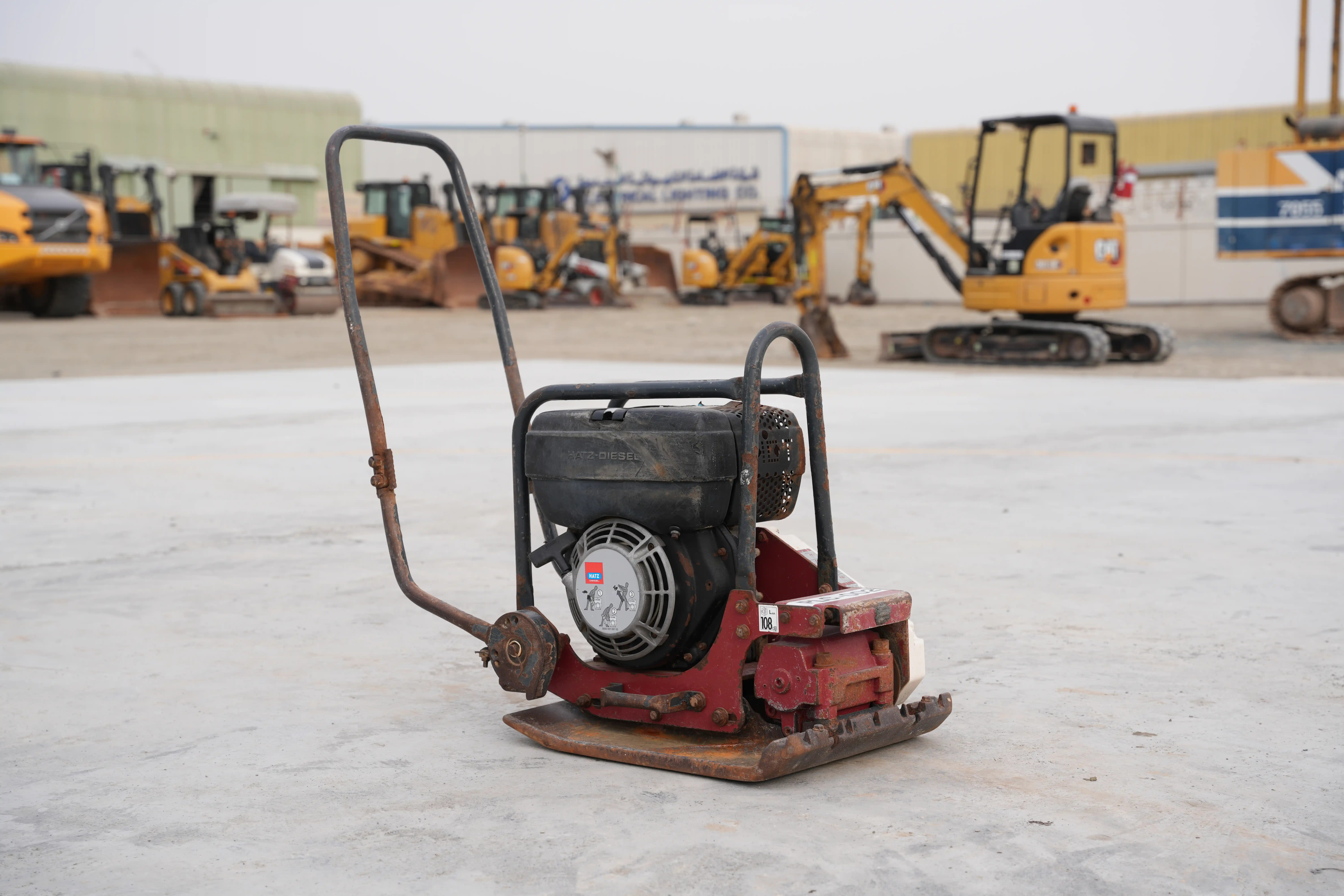PLC-002-Dynapac-DFP10D-plate-compactor-exterior-front-right-side-view