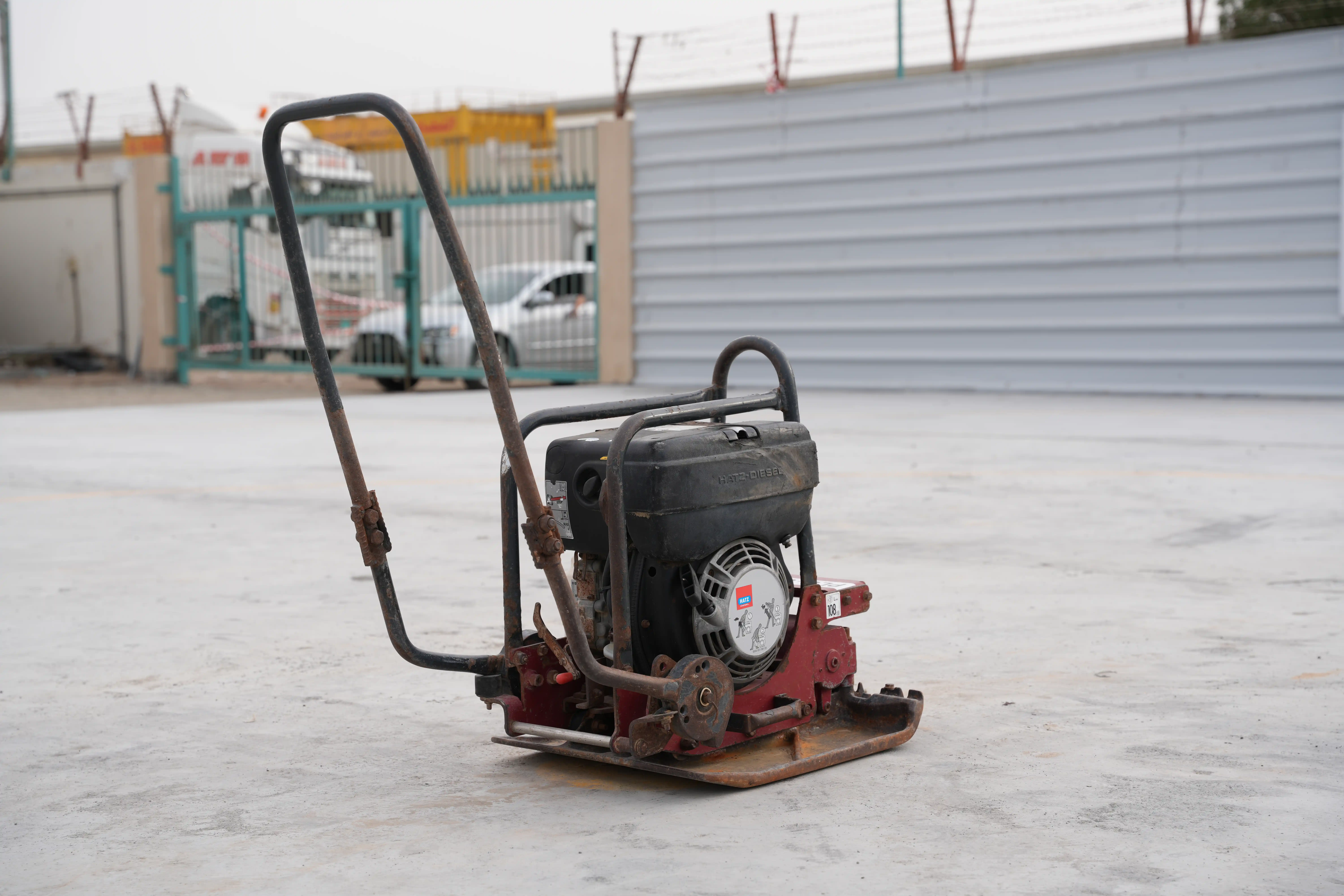 PLC-002-Dynapac-DFP10D-plate-compactor-exterior-rear-right-side-view