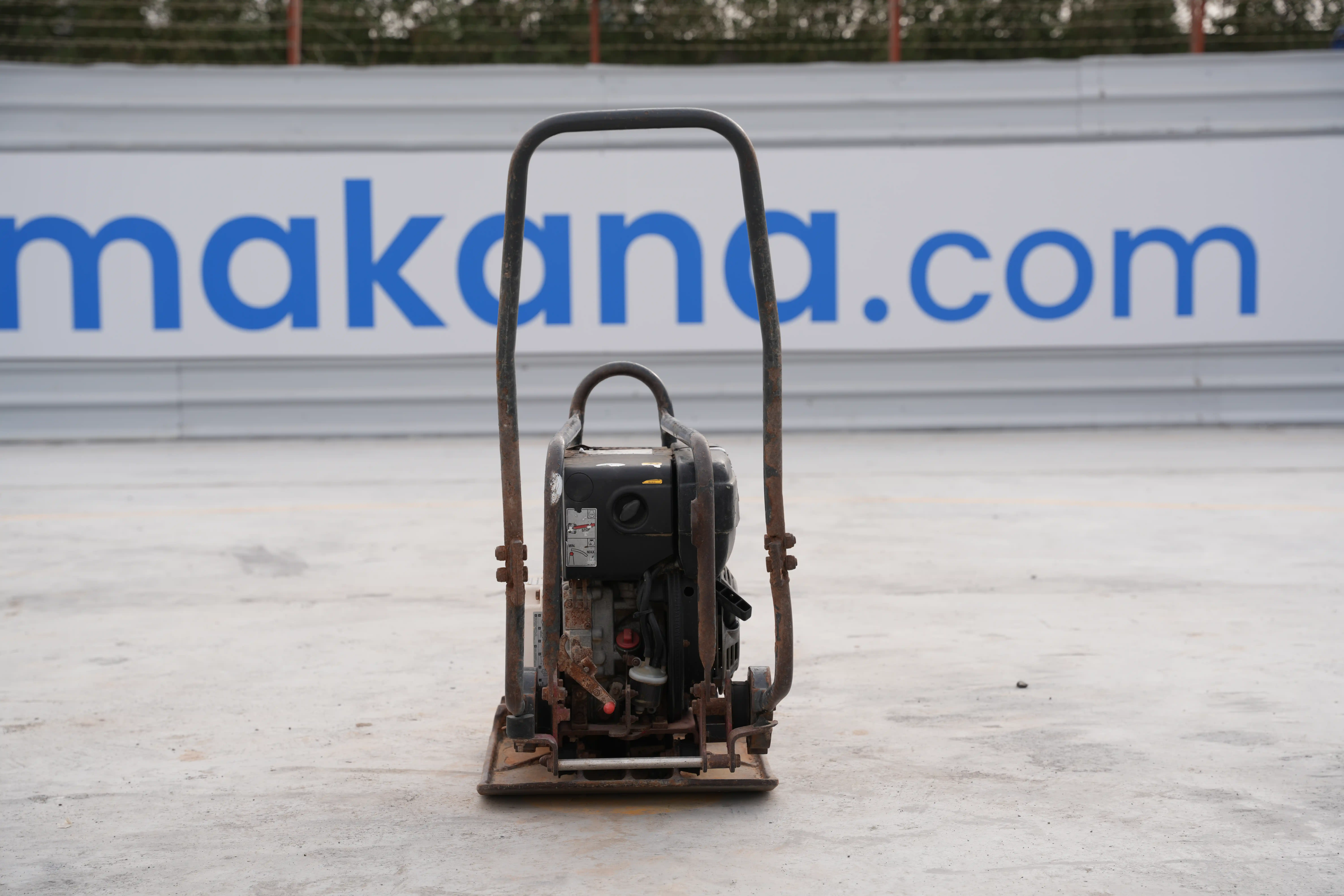 PLC-002-Dynapac-DFP10D-plate-compactor-exterior-rear-view