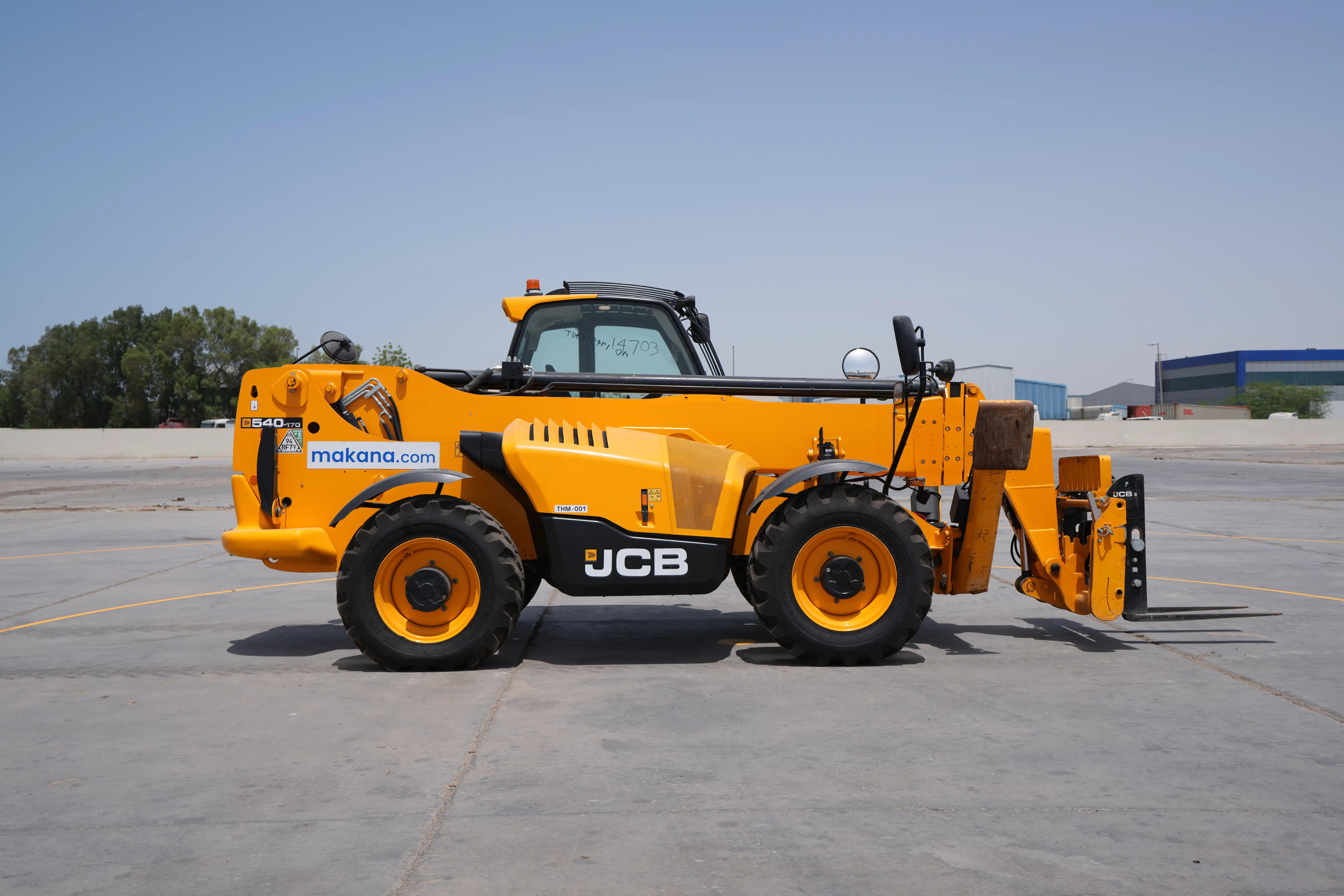 THM-001-JCB-540-170-telehandler-exterior-right-side-view