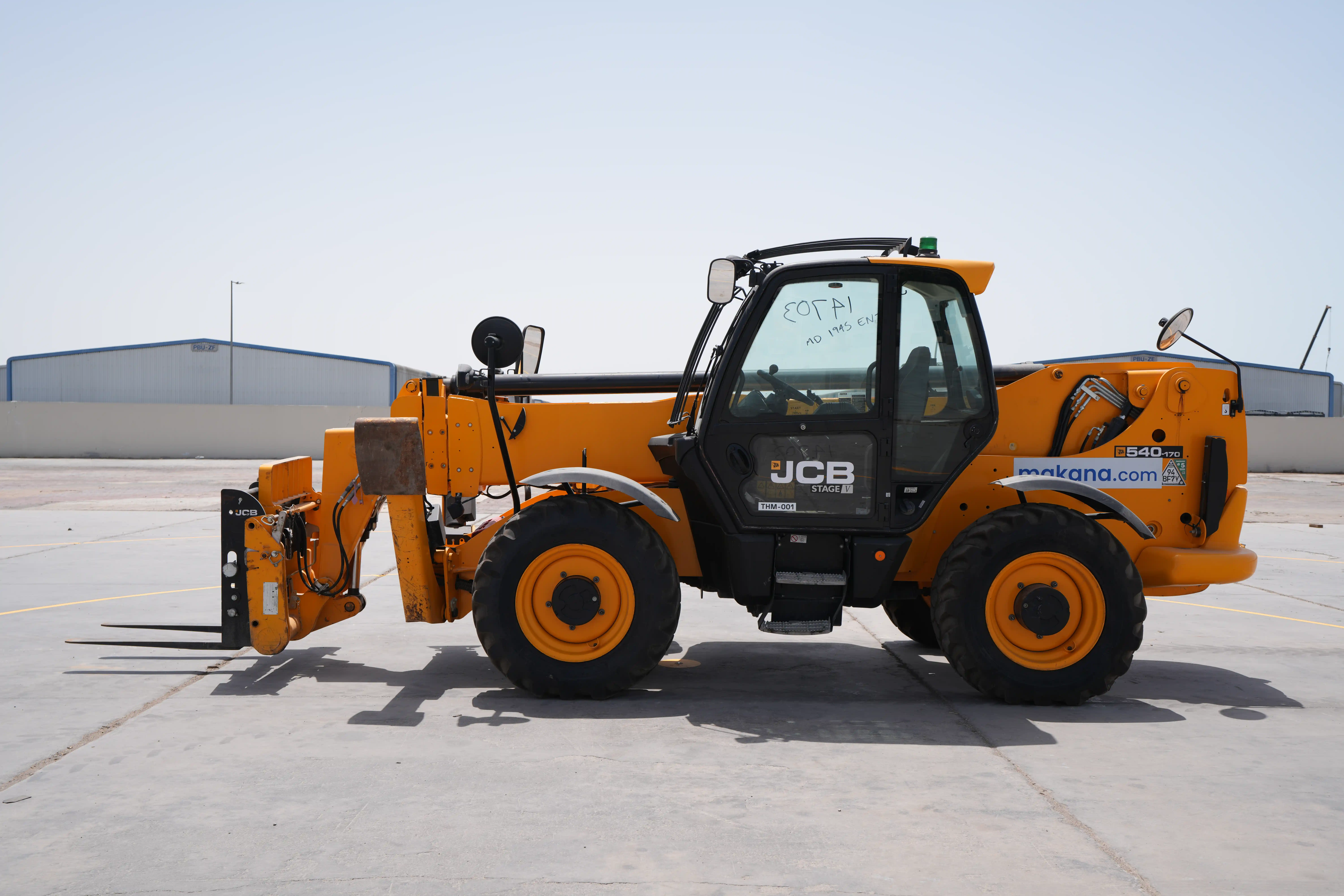 THM-001-JCB-540-170-telehandler-exterior-right-side-view