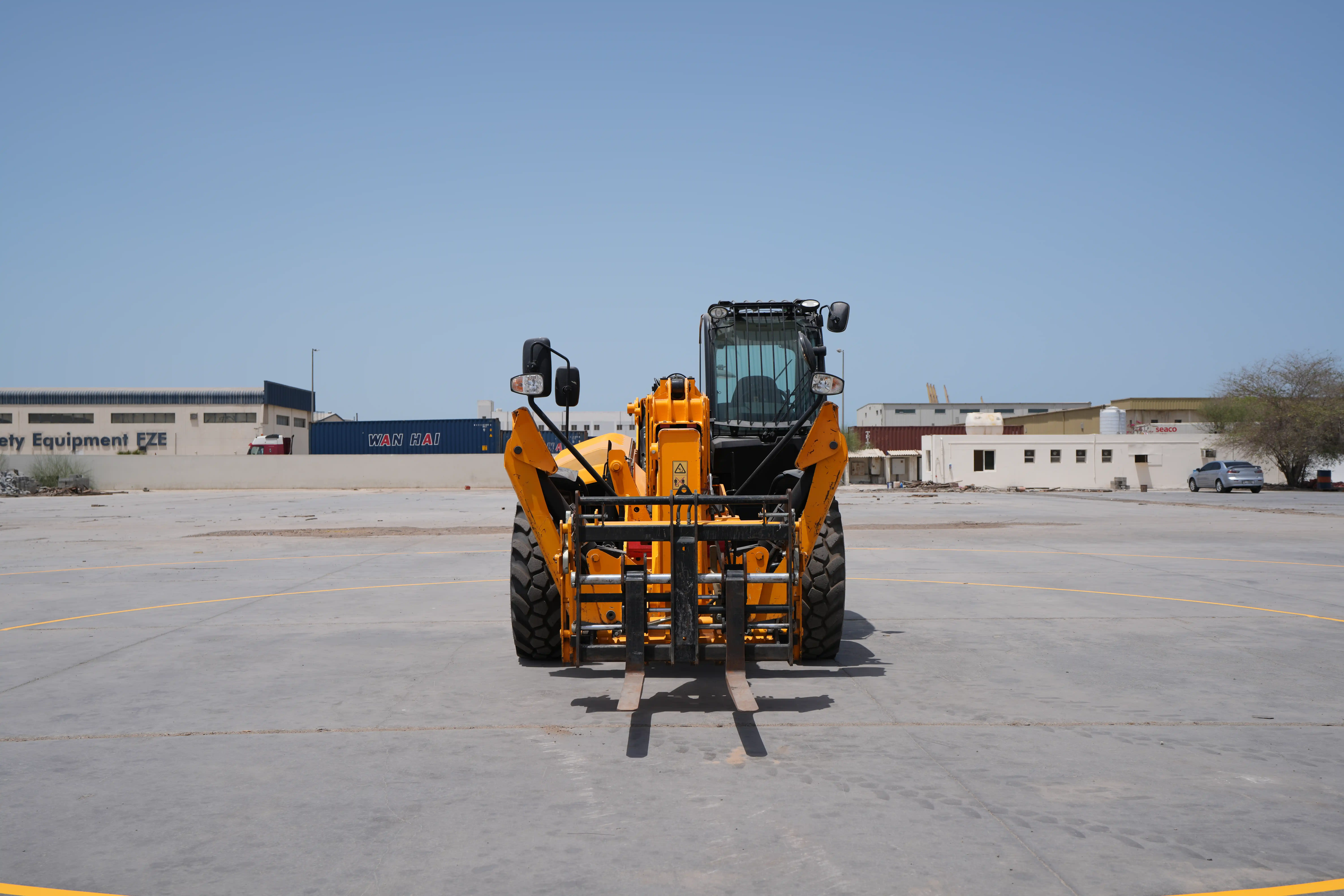THM-002-JCB-540-170-telehandler-exterior-front-side-view