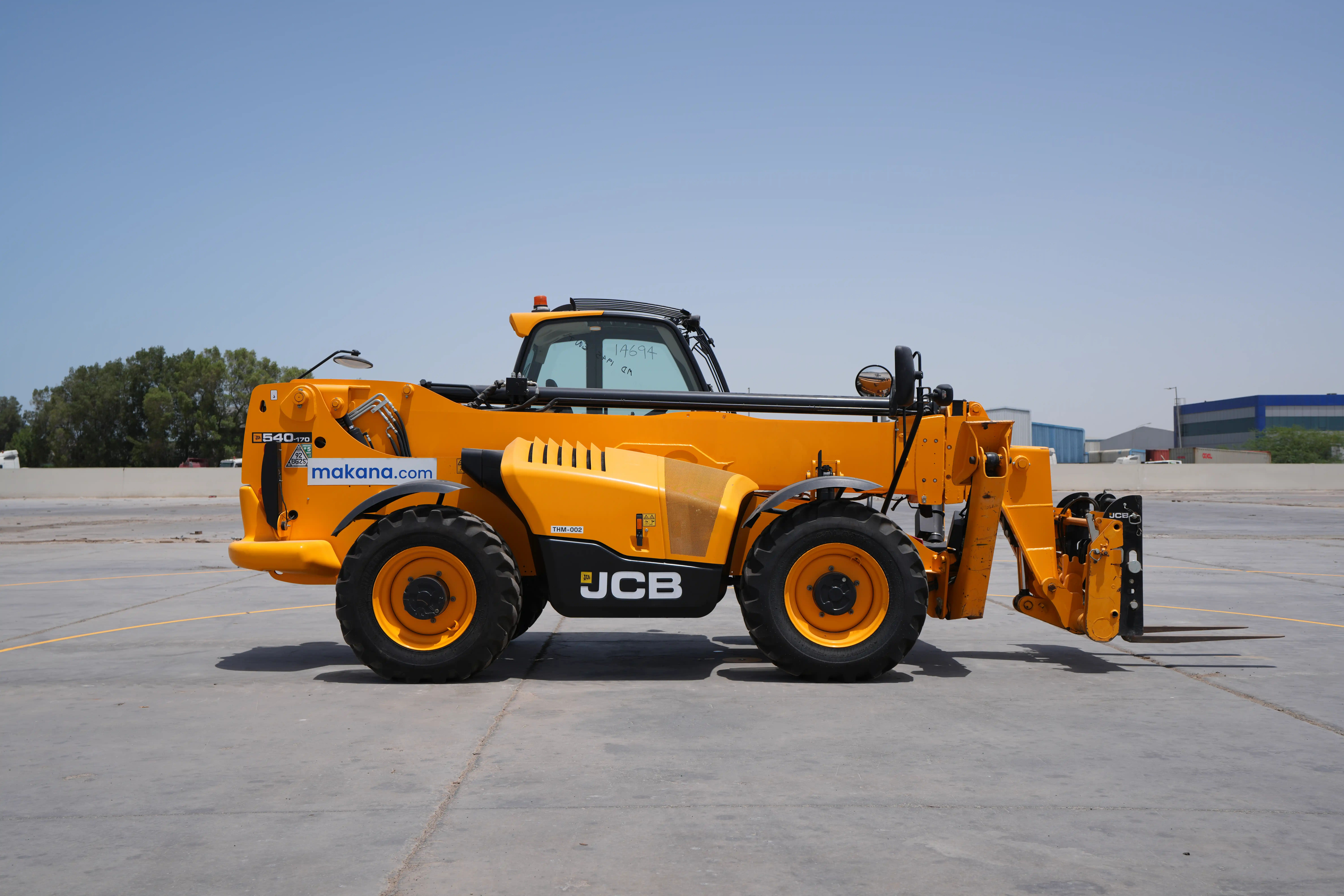 THM-002-JCB-540-170-telehandler-exterior-right-side-view