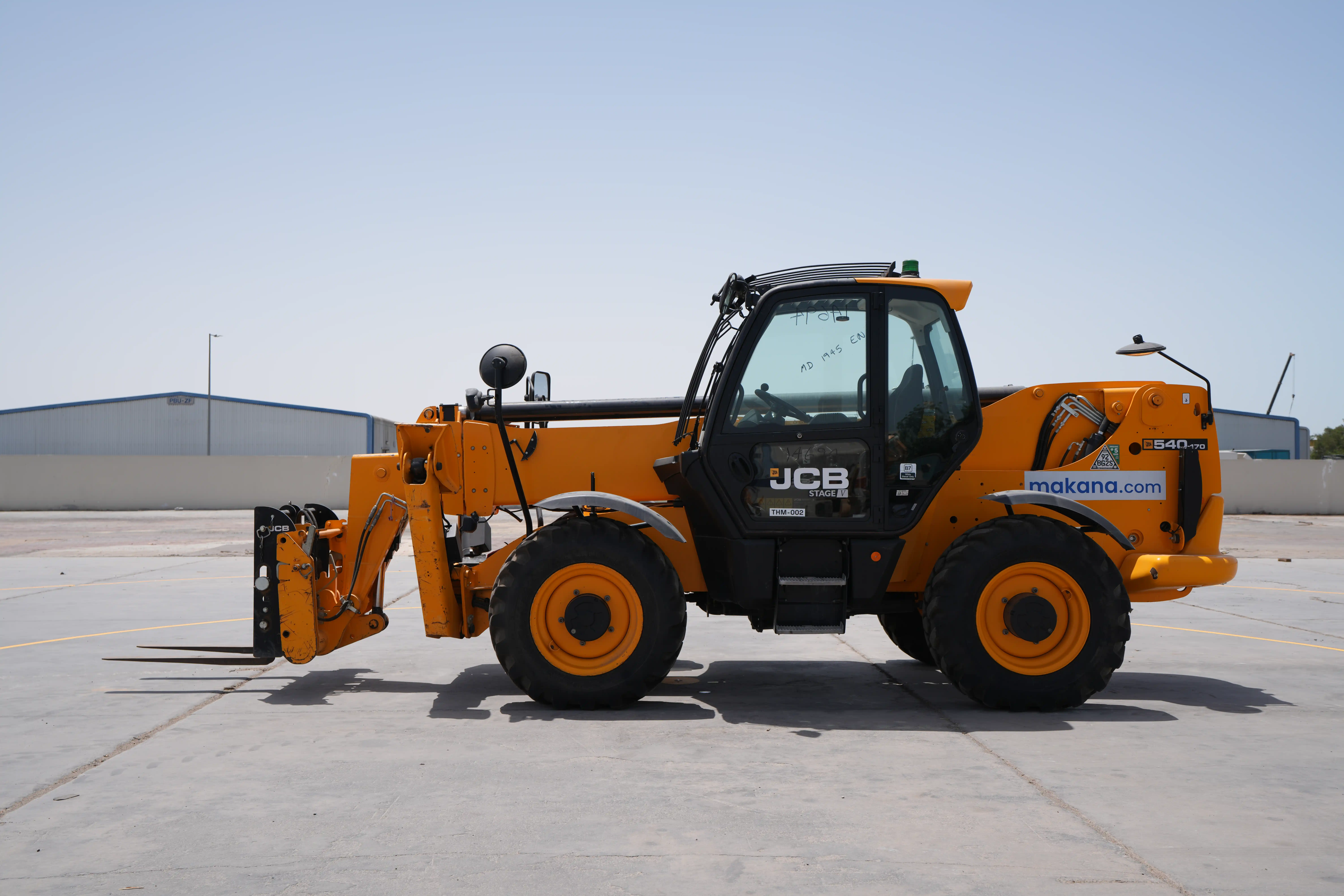 THM-002-JCB-540-170-telehandler-exterior-left-side-view