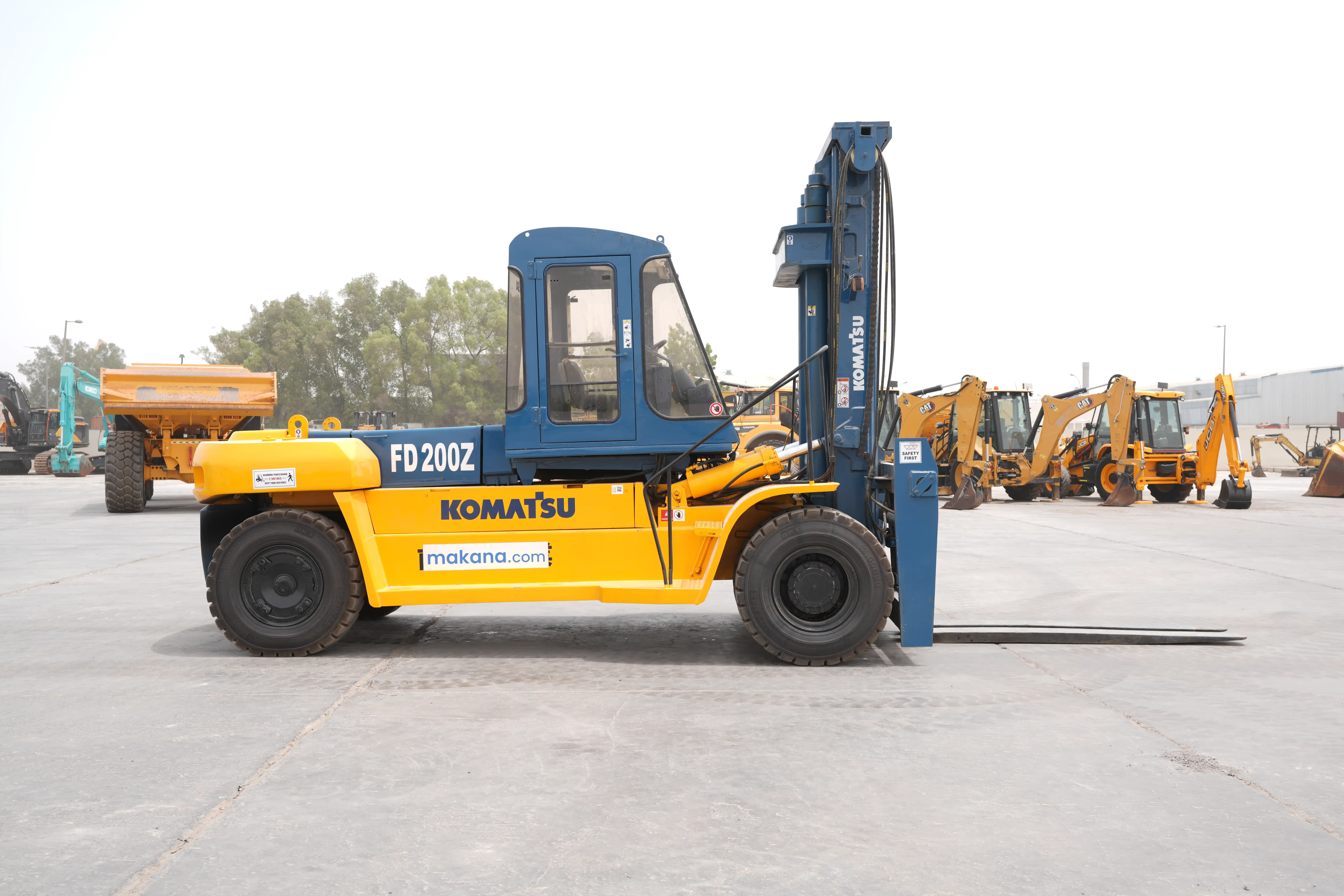 FLM-001-Komatsu-FD200Z-6-forklift-exterior-right-side-view