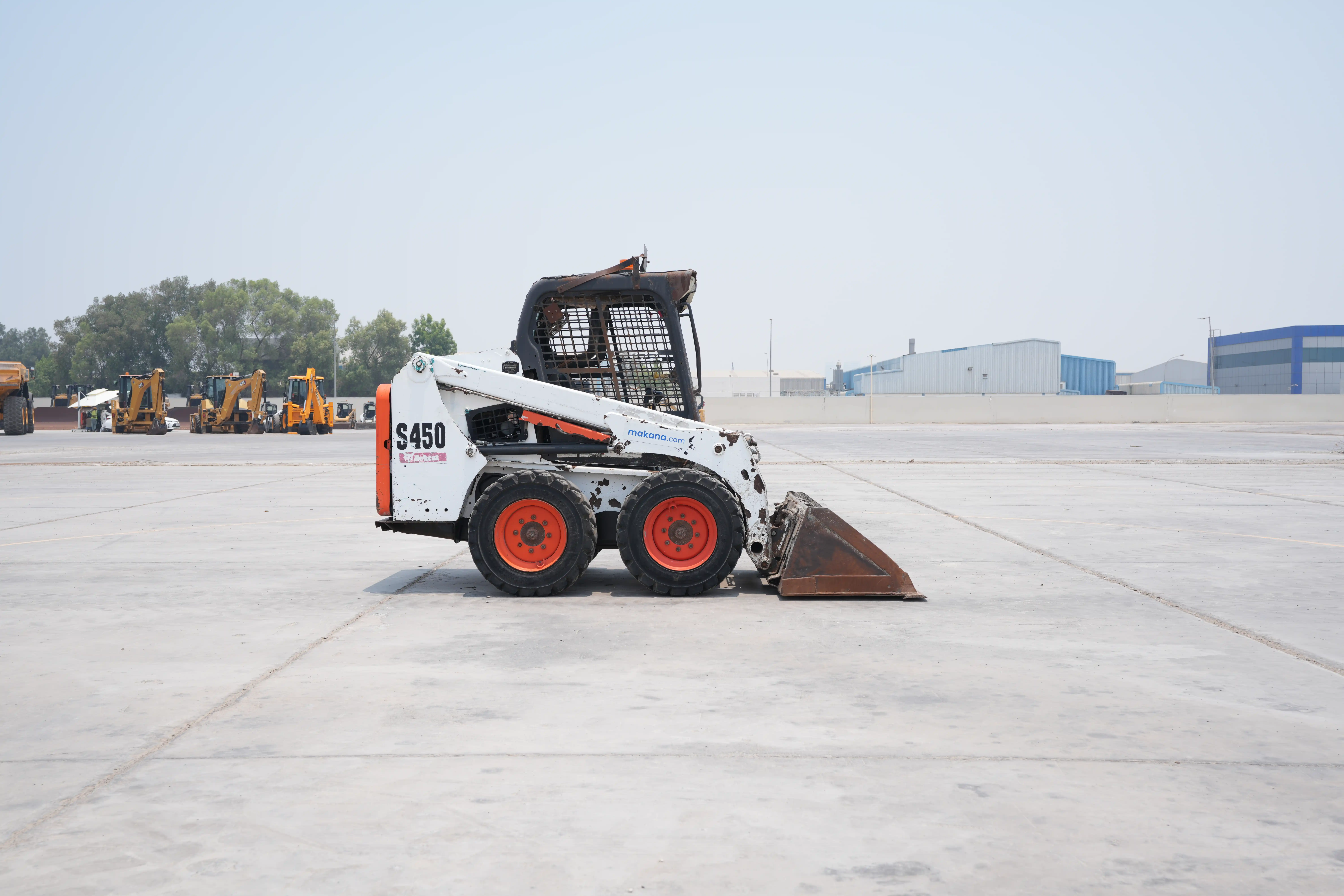 SSL-010-Bobcat-S450-skid-steer-loader-exterior-right-side-view