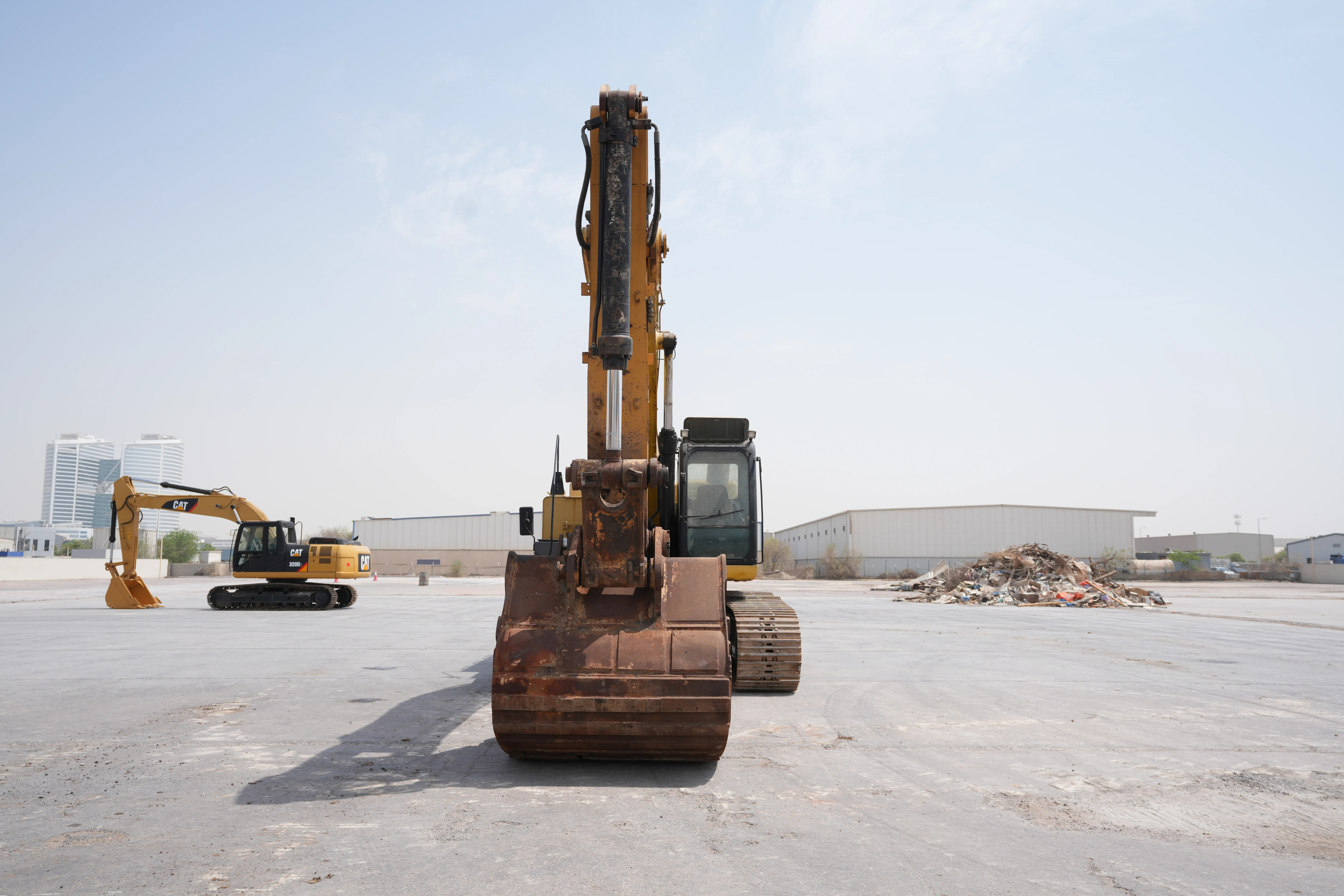 LEX-004-Cat-349D2L-large-excavator-exterior-front-view