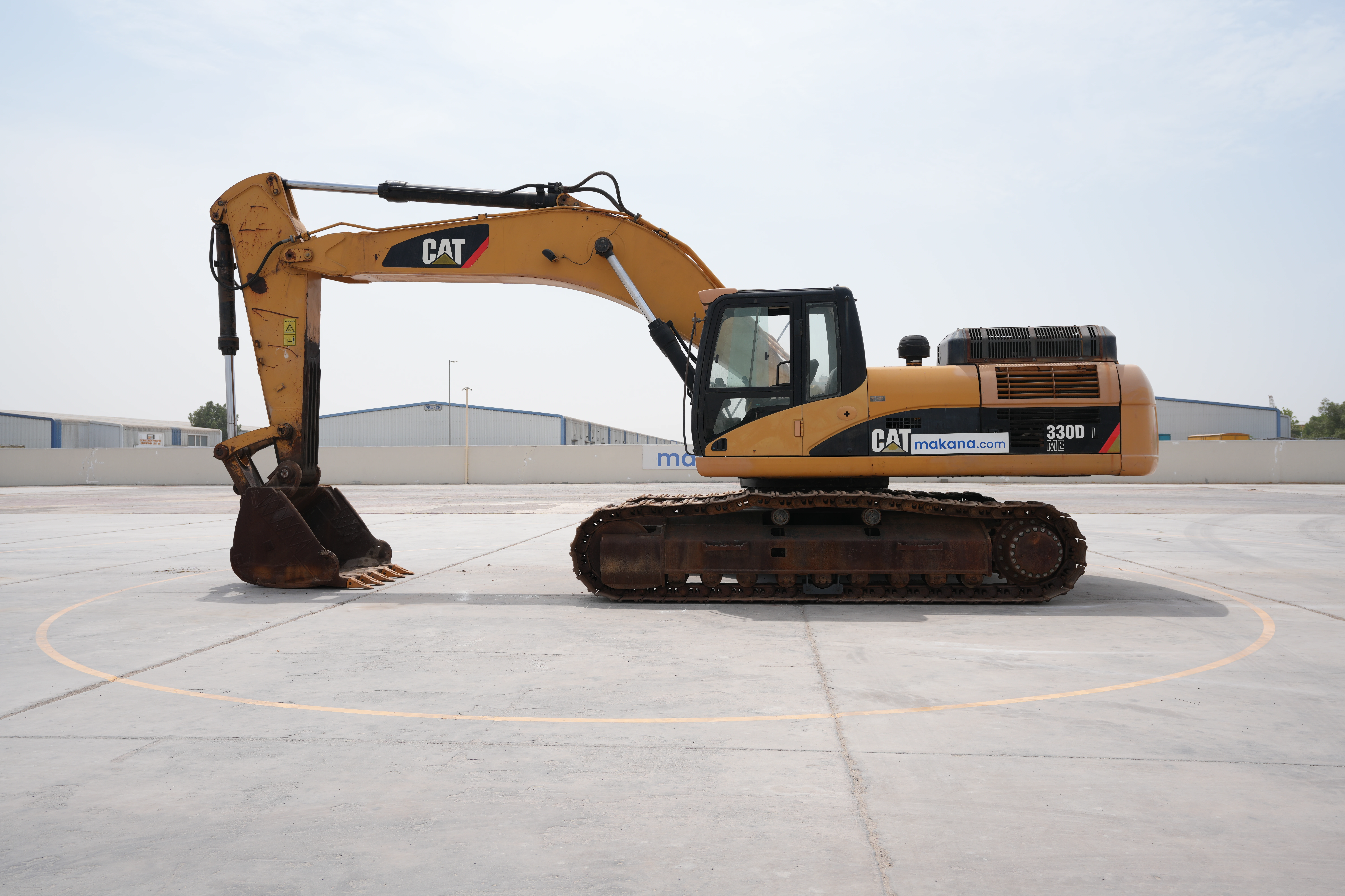Product-Cat 330D medium excavator-exterior