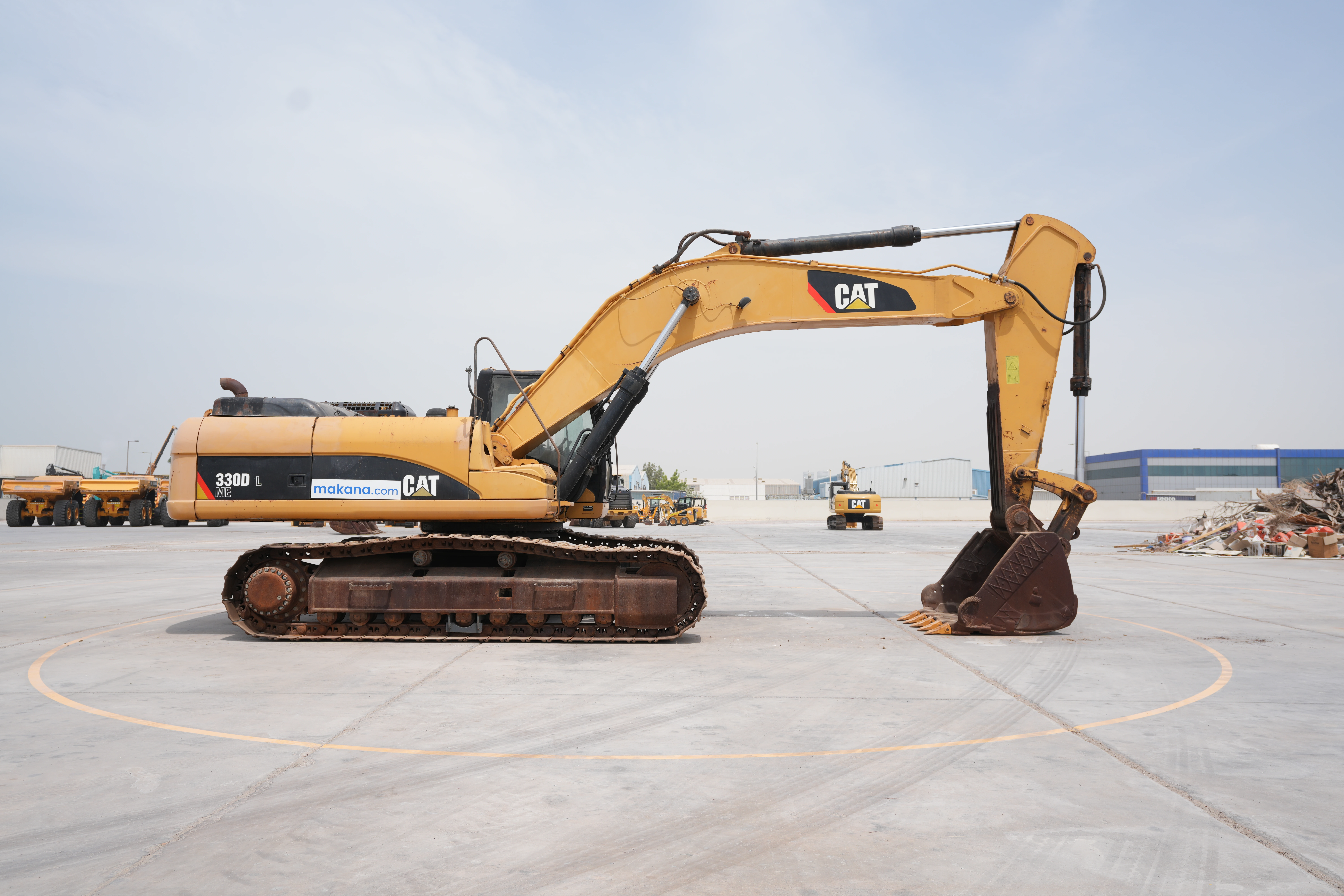 Product-Cat 330D medium excavator-exterior
