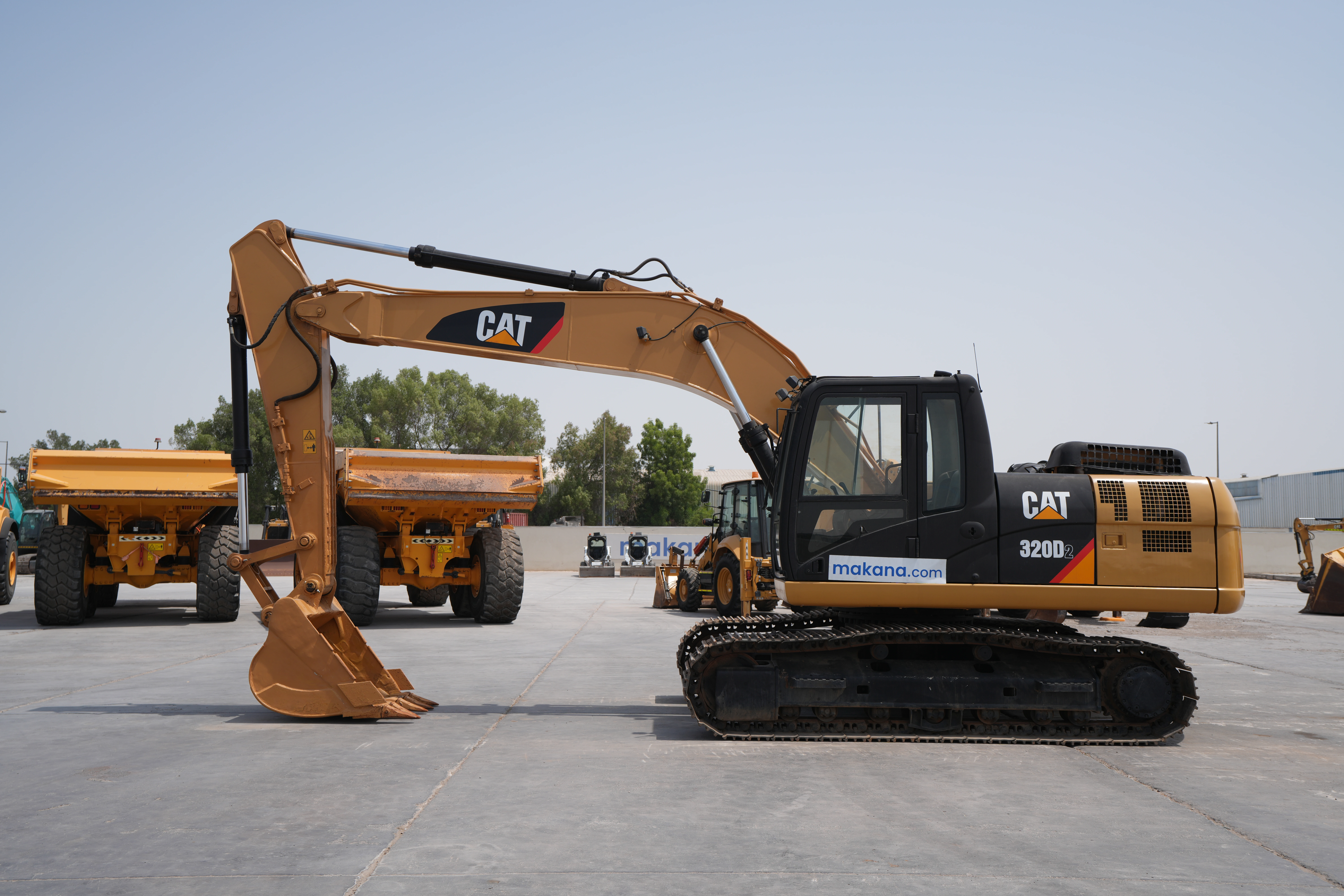 Product-Cat 320D2 medium excavator-exterior