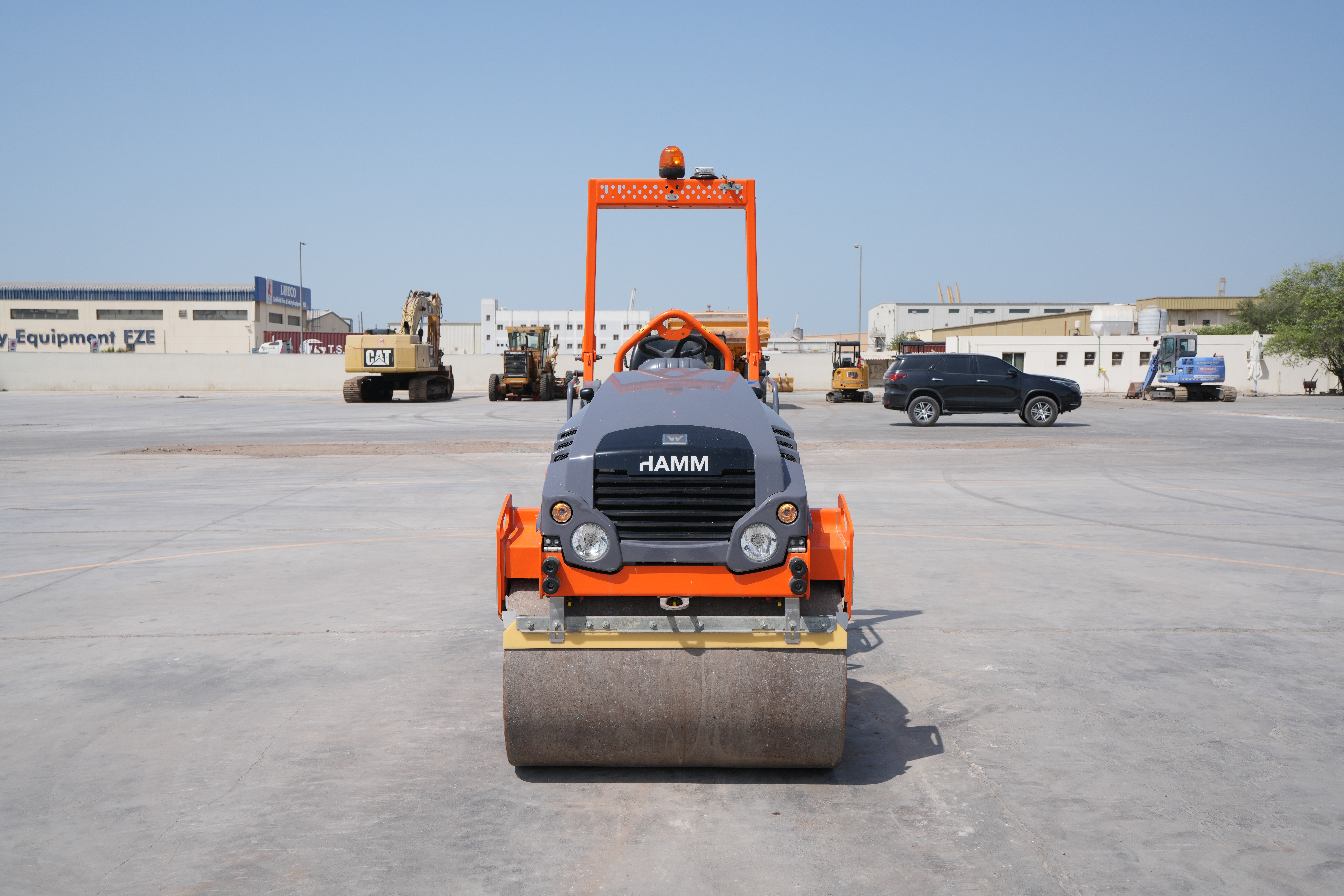 SRC-002-Hamm-HD-12-VV-tandem-roller-exterior-front-view