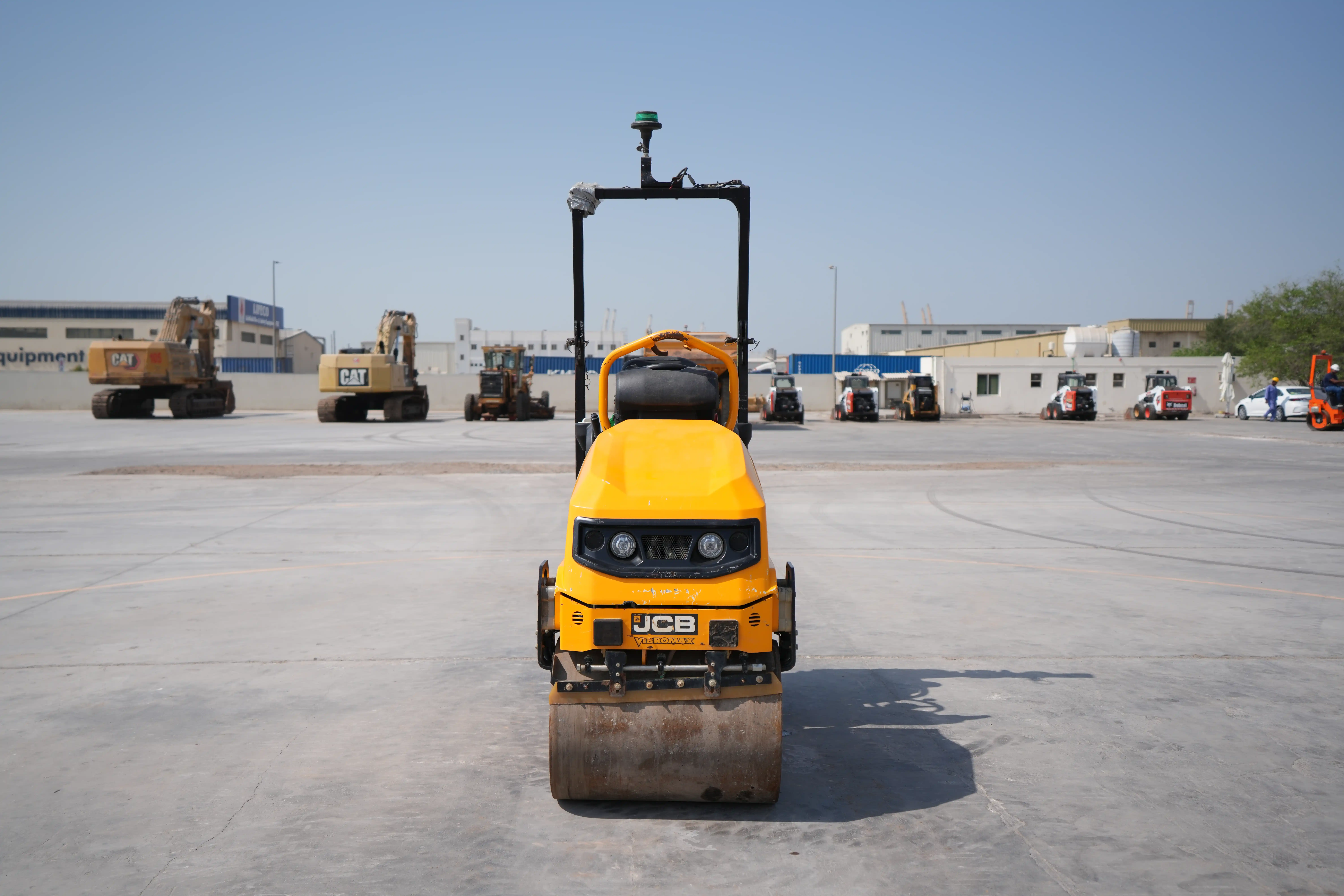 SRC-003-JCB-CT160-80-tandem-roller-exterior-front-view