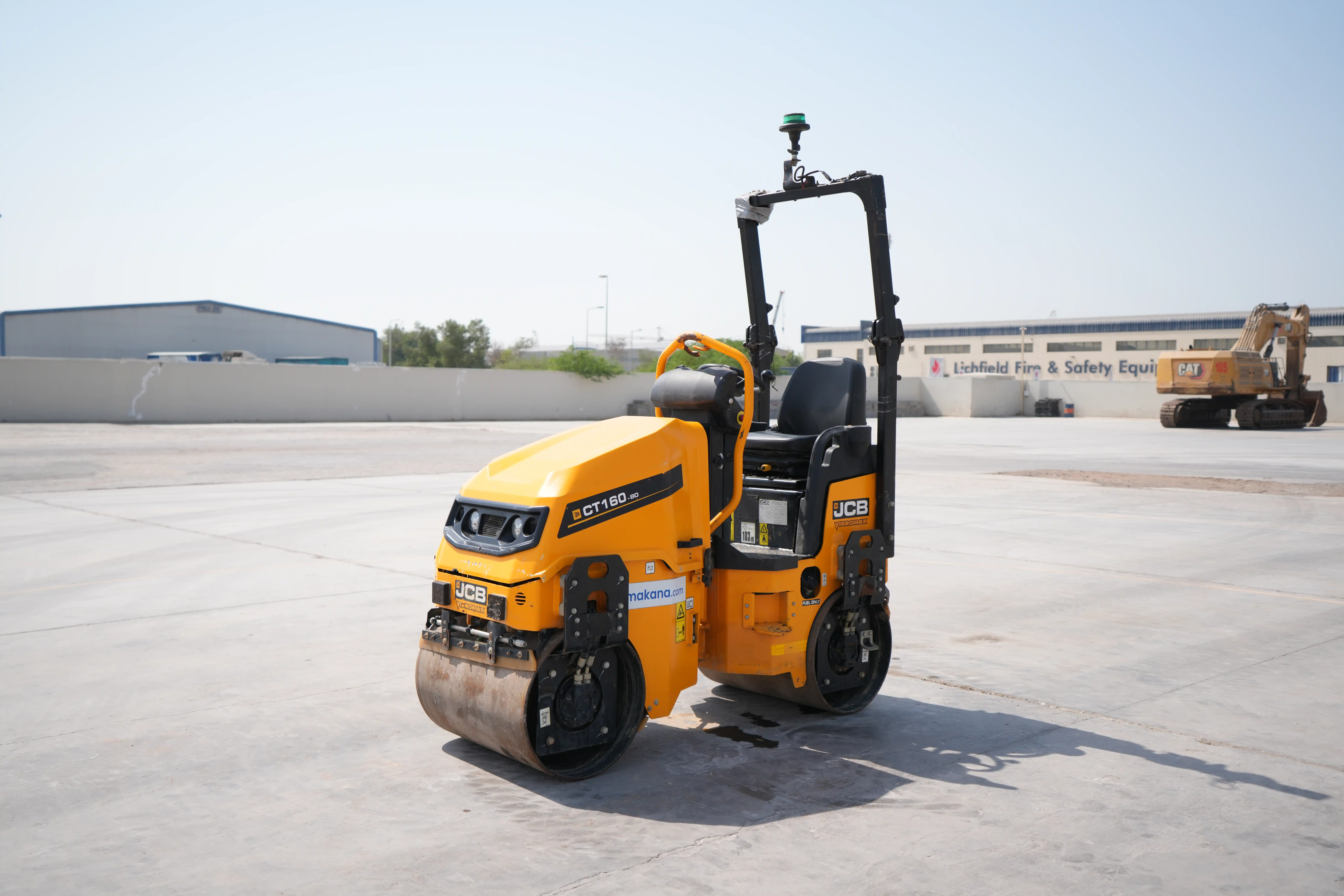 SRC-003-JCB-CT160-80-tandem-roller-exterior-front-left-side-view