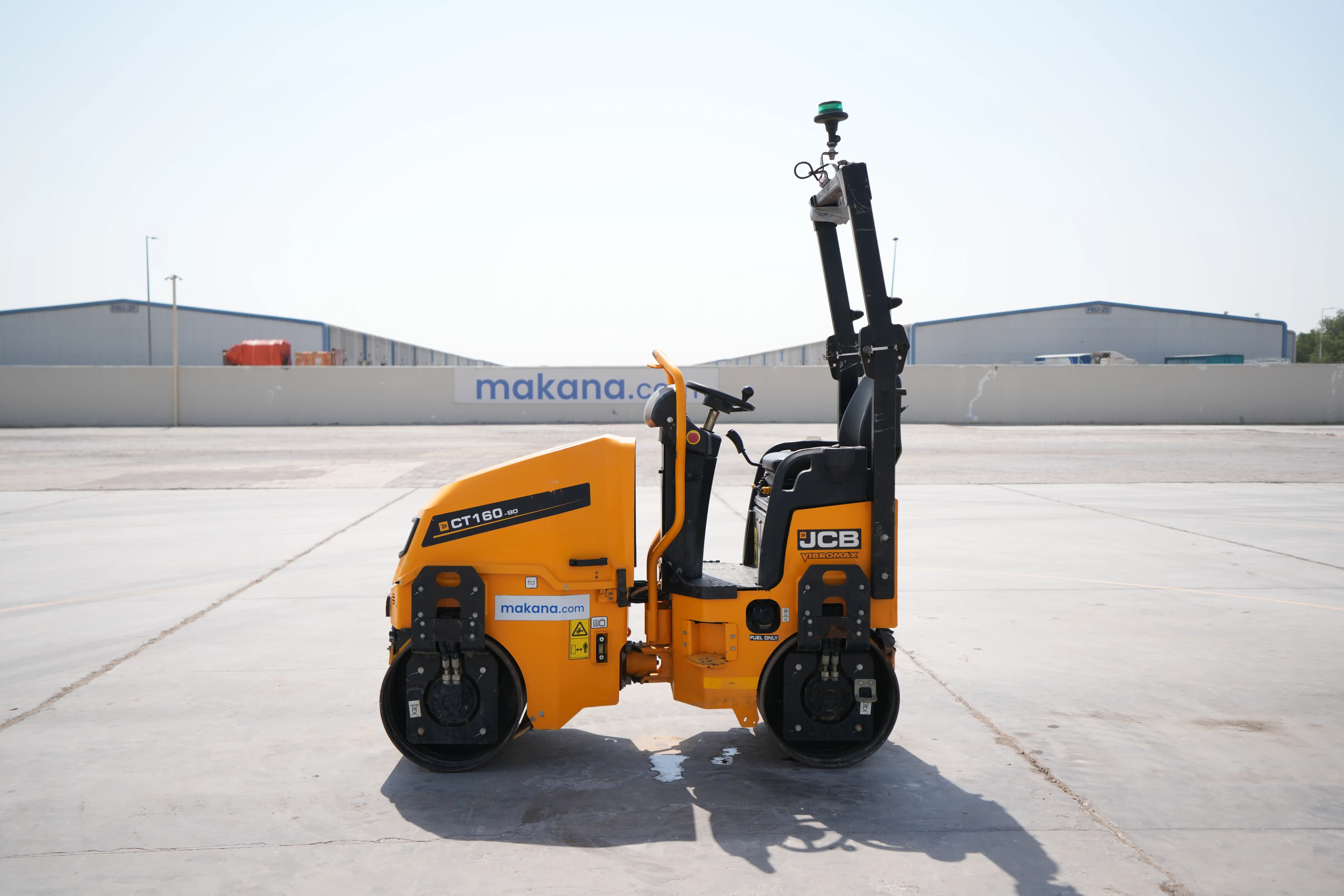 SRC-003-JCB-CT160-80-tandem-roller-exterio-left-side-view