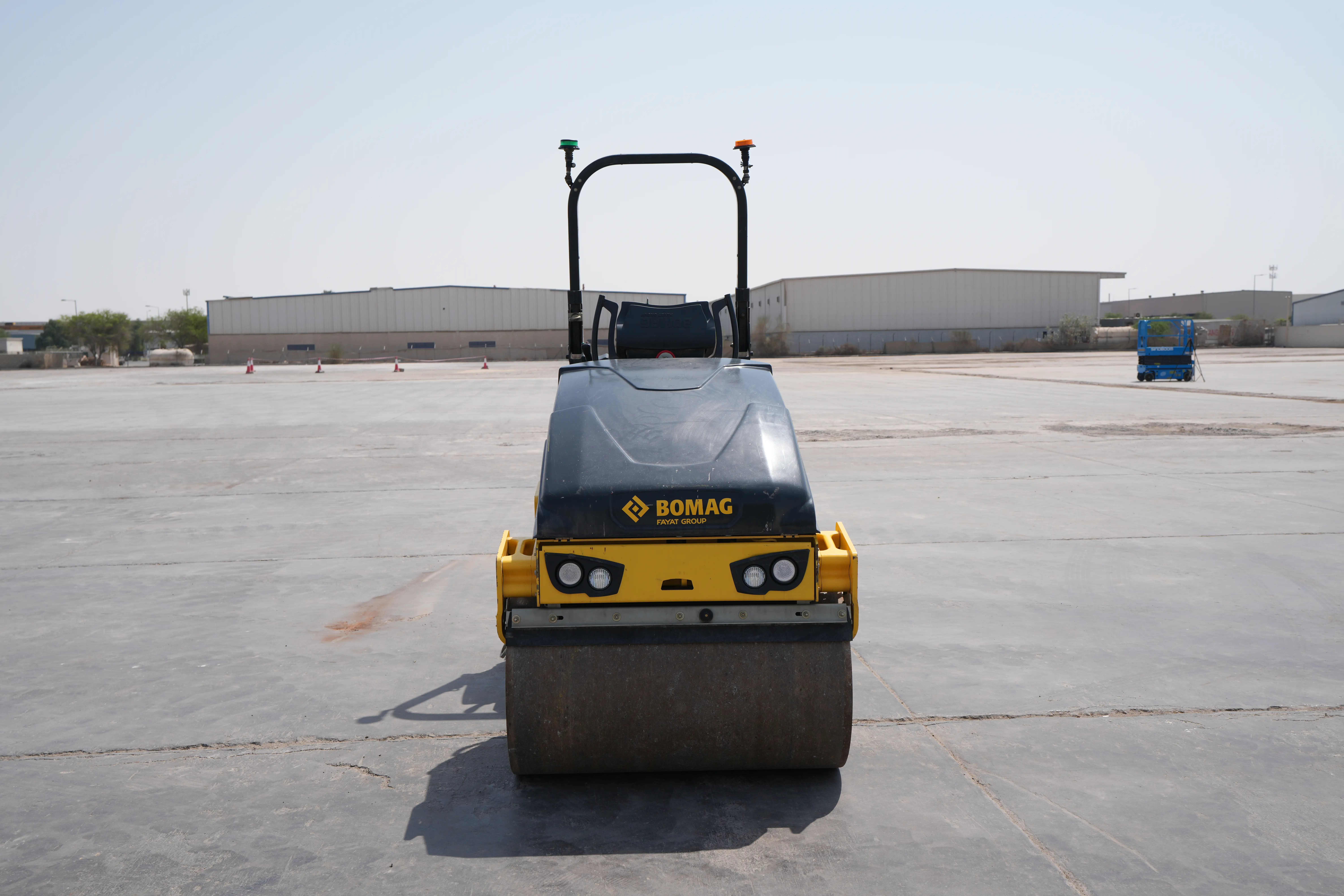SRC-004-Bomag-BW-120-AD-5-tandem-roller-exterior-front-view