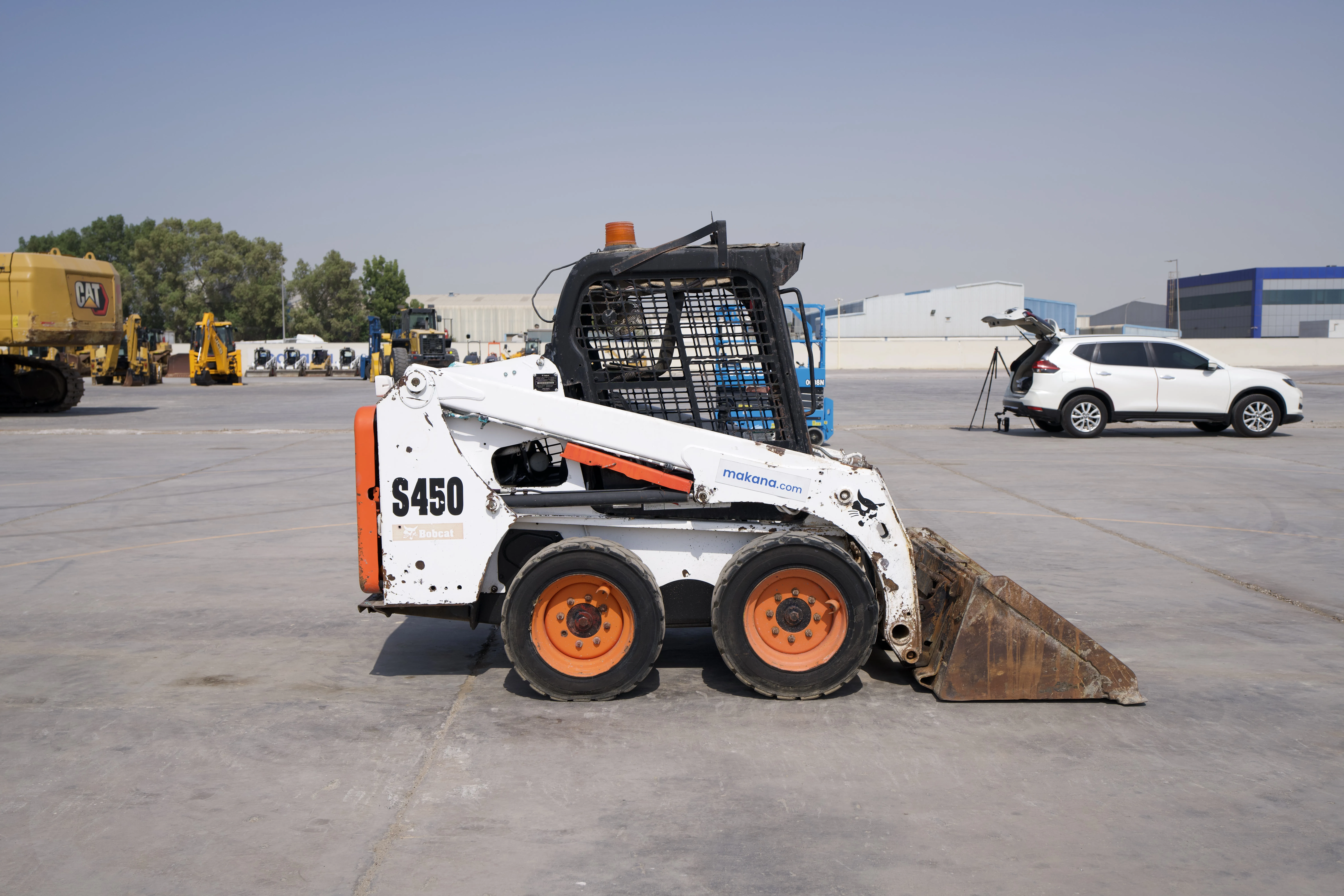 SSL-011-Bobcat-S450-skid-steer-loader-exterior-right-side-view