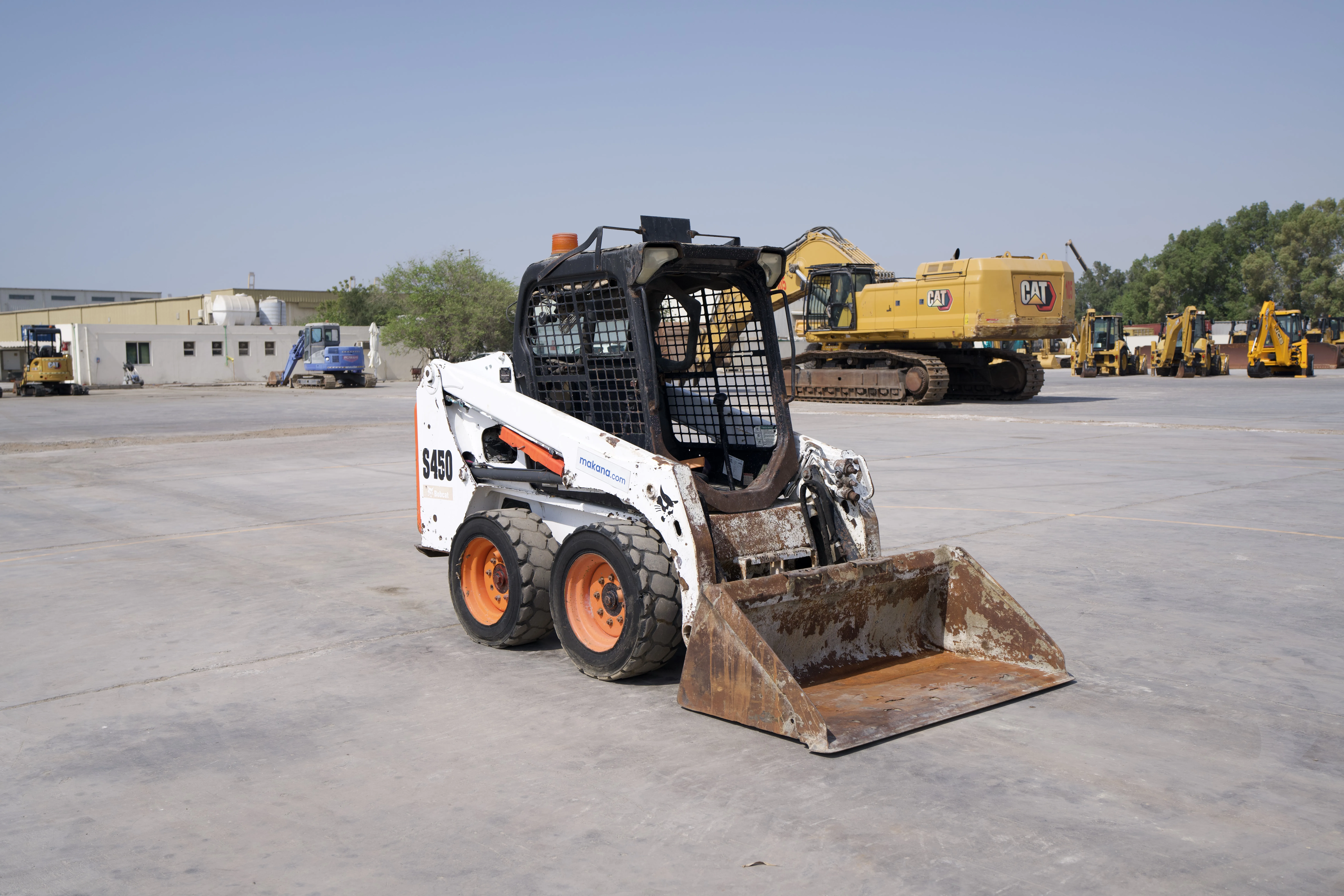 SSL-011-Bobcat-S450-skid-steer-loader-exterior-front-right-side-view