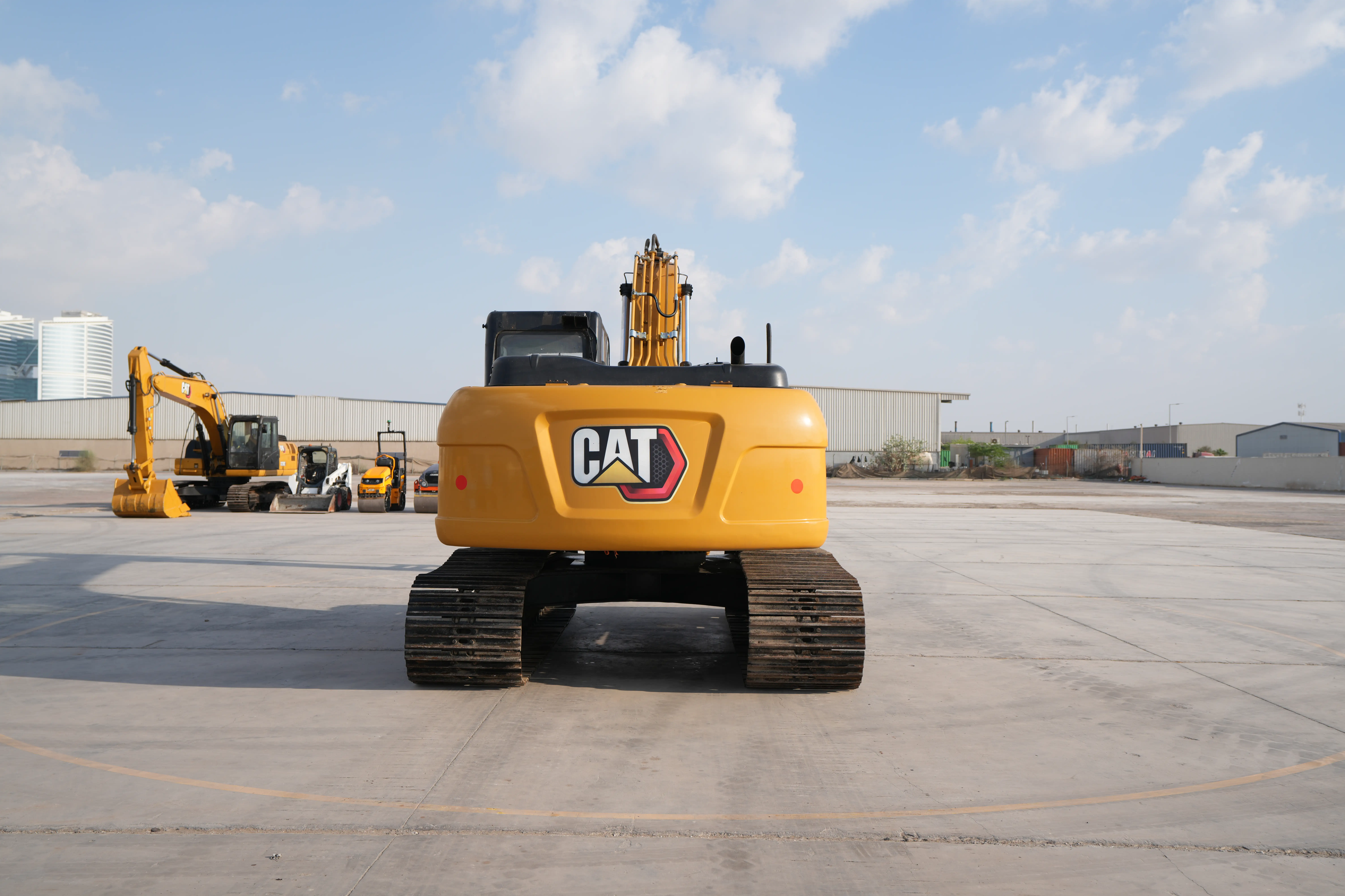 Product-Cat 323D3 medium excavator-exterior
