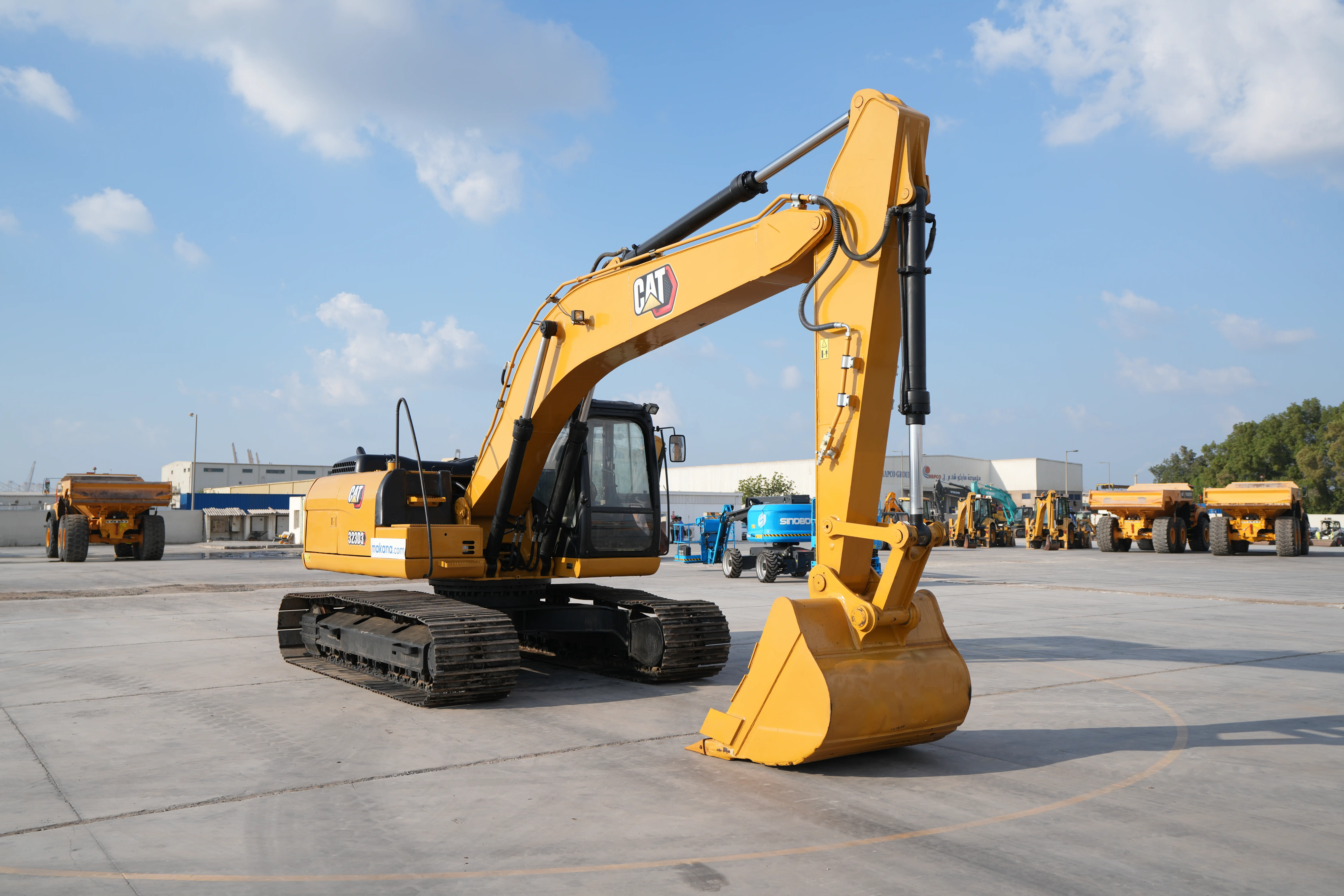 Product-Cat 323D3 medium excavator-exterior