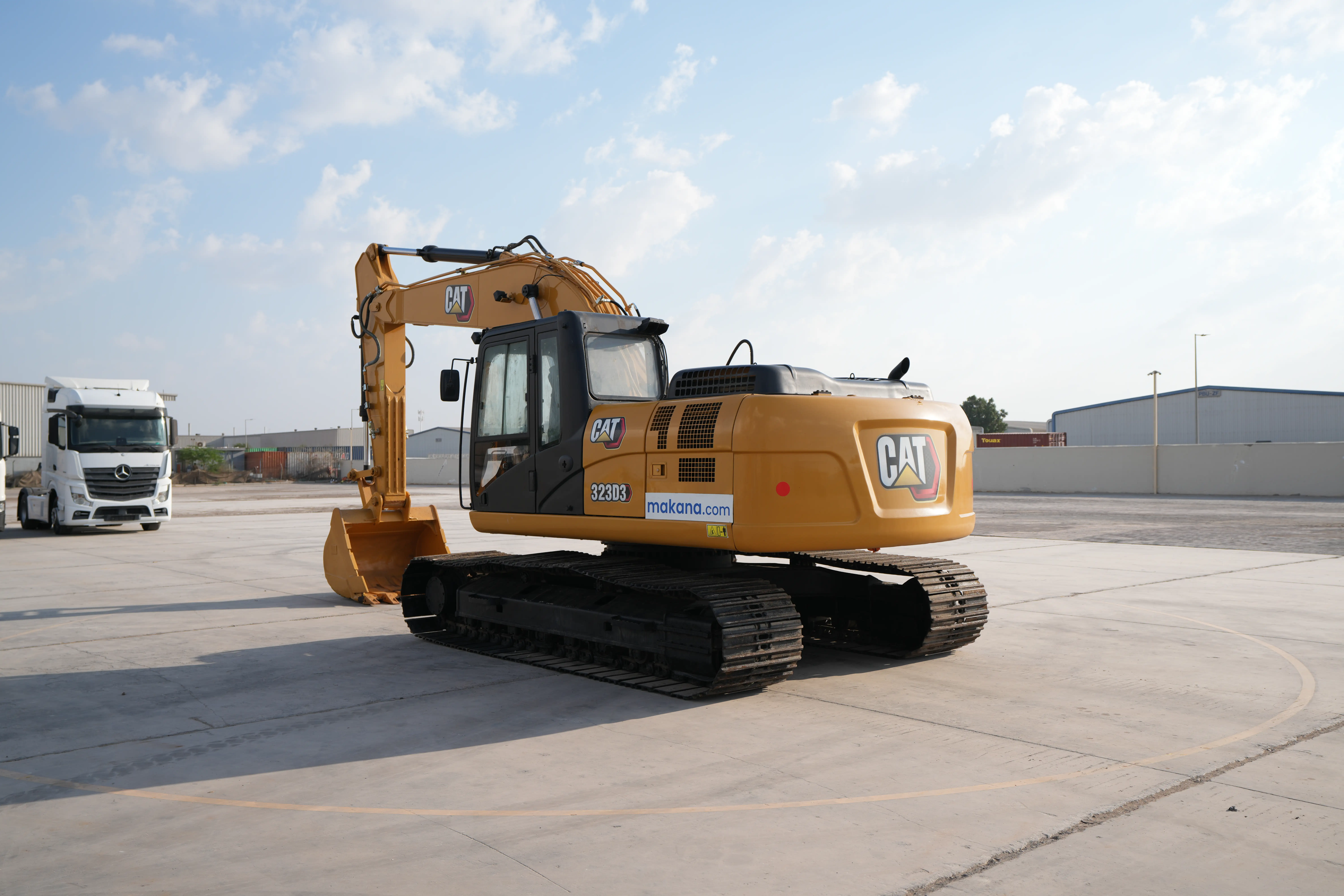 Product-Cat 323D3 medium excavator-exterior