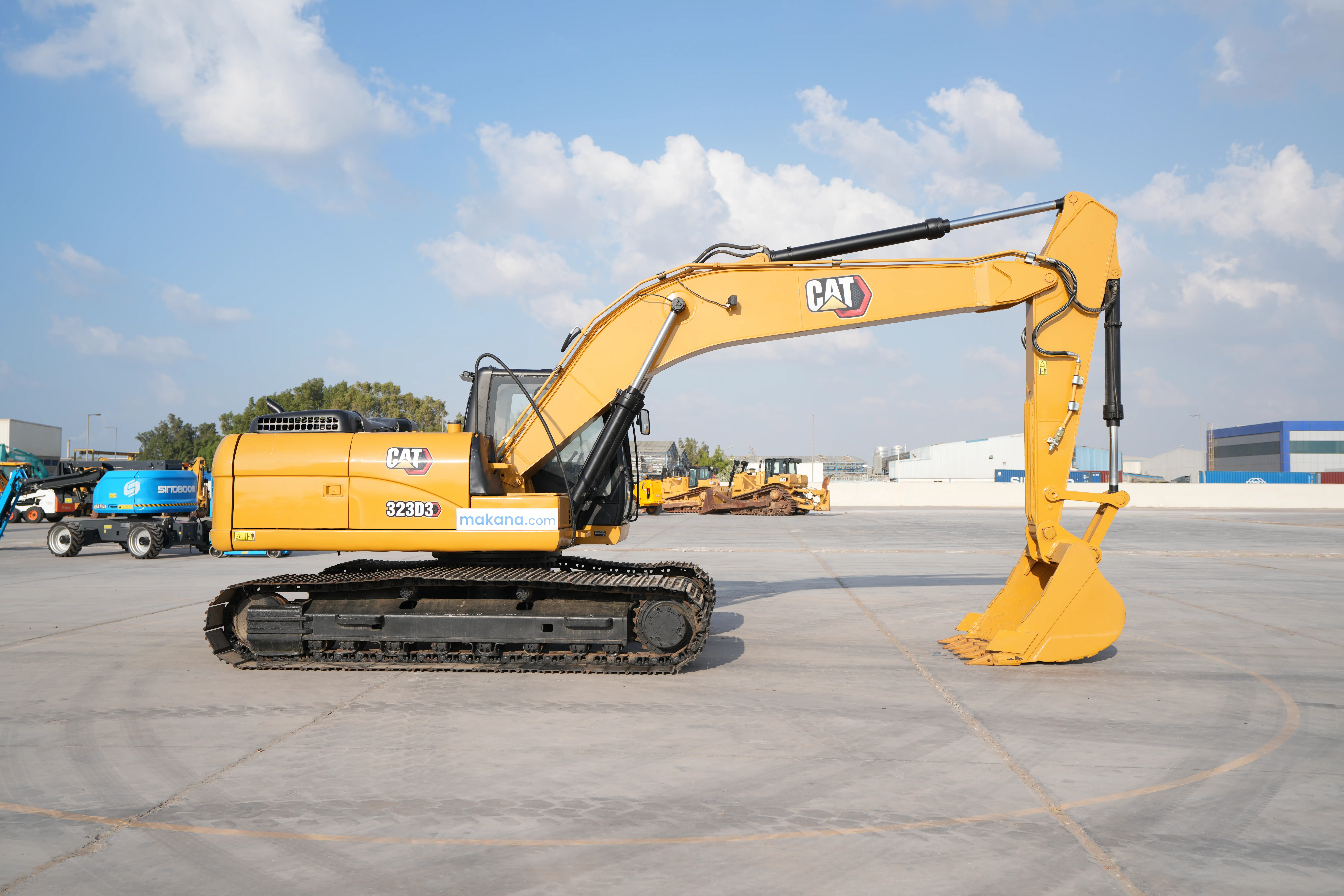 Product-Cat 323D3 medium excavator-exterior