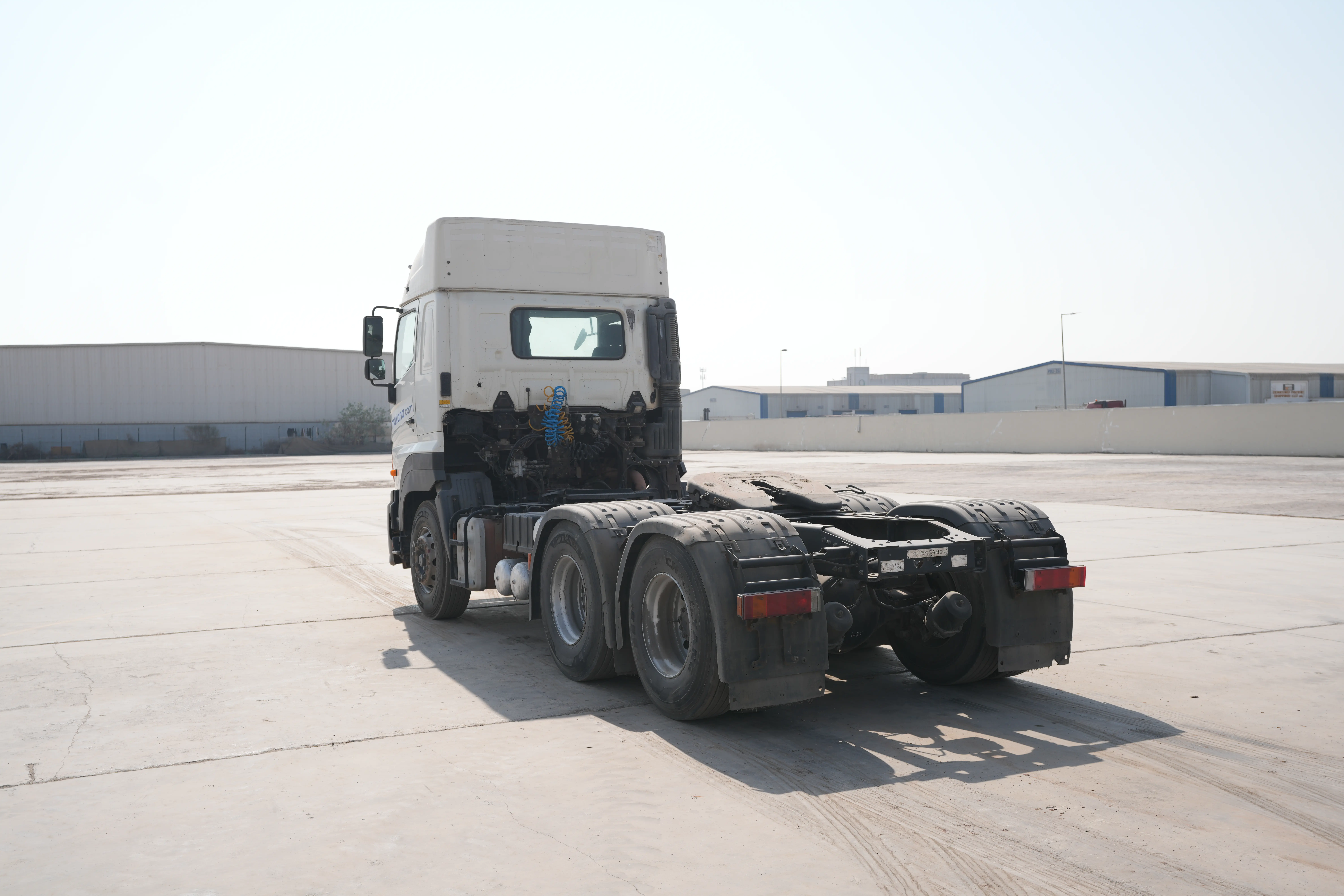 Product-Hino 700 6x4 trailer truck head-exterior