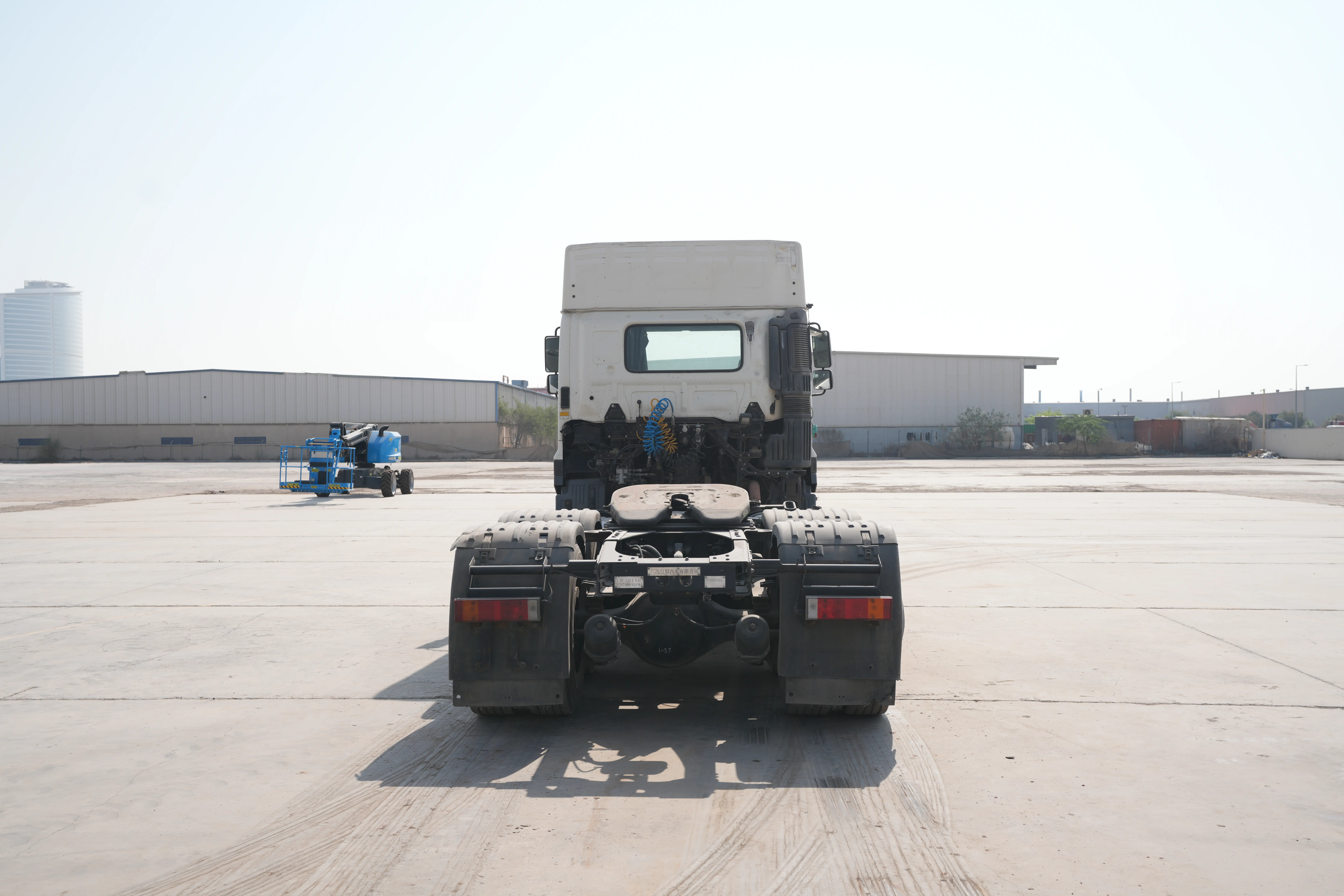 Product-Hino 700 6x4 trailer truck head-exterior