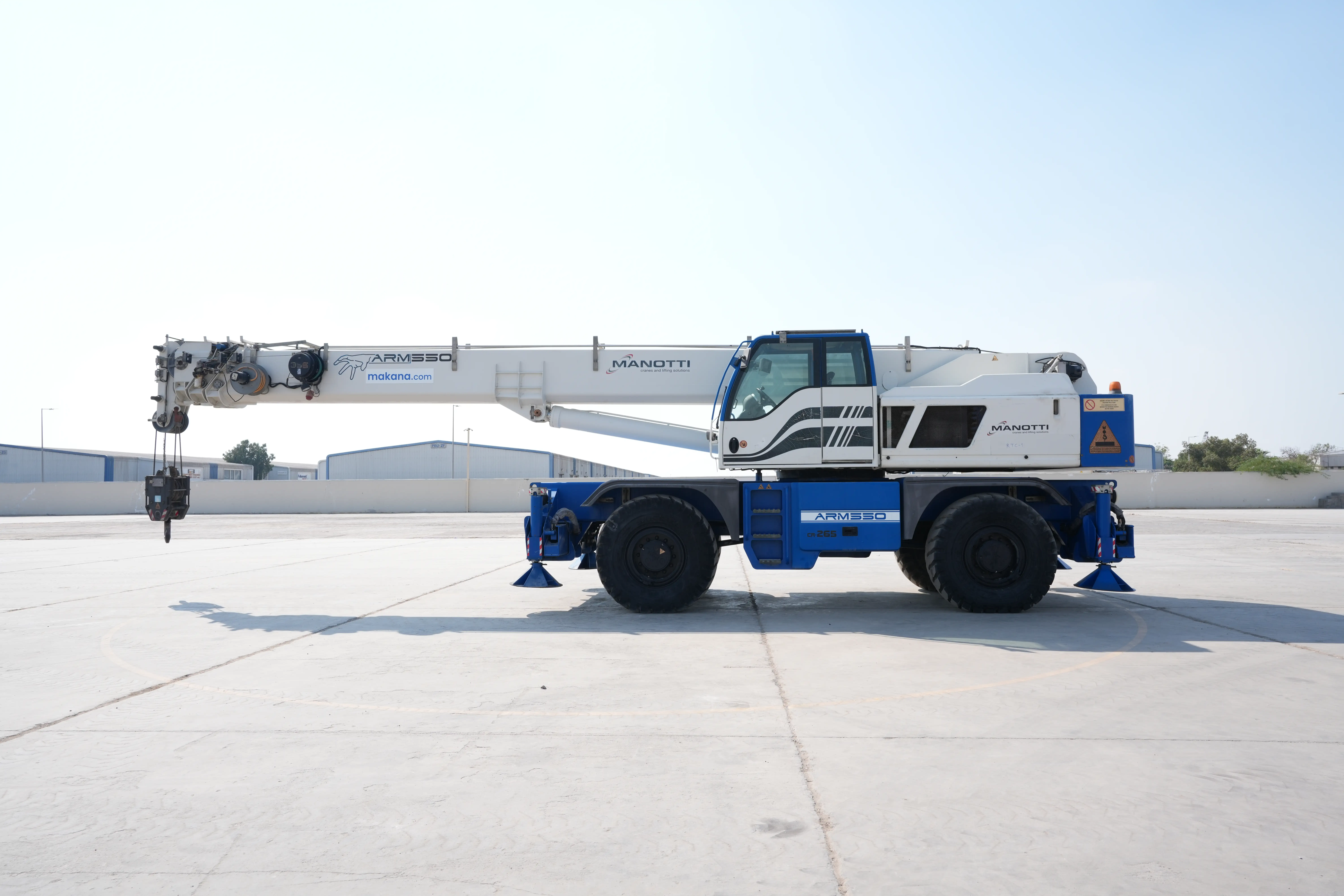 Product-Manotti ARM 550 rough terrain crane-exterior