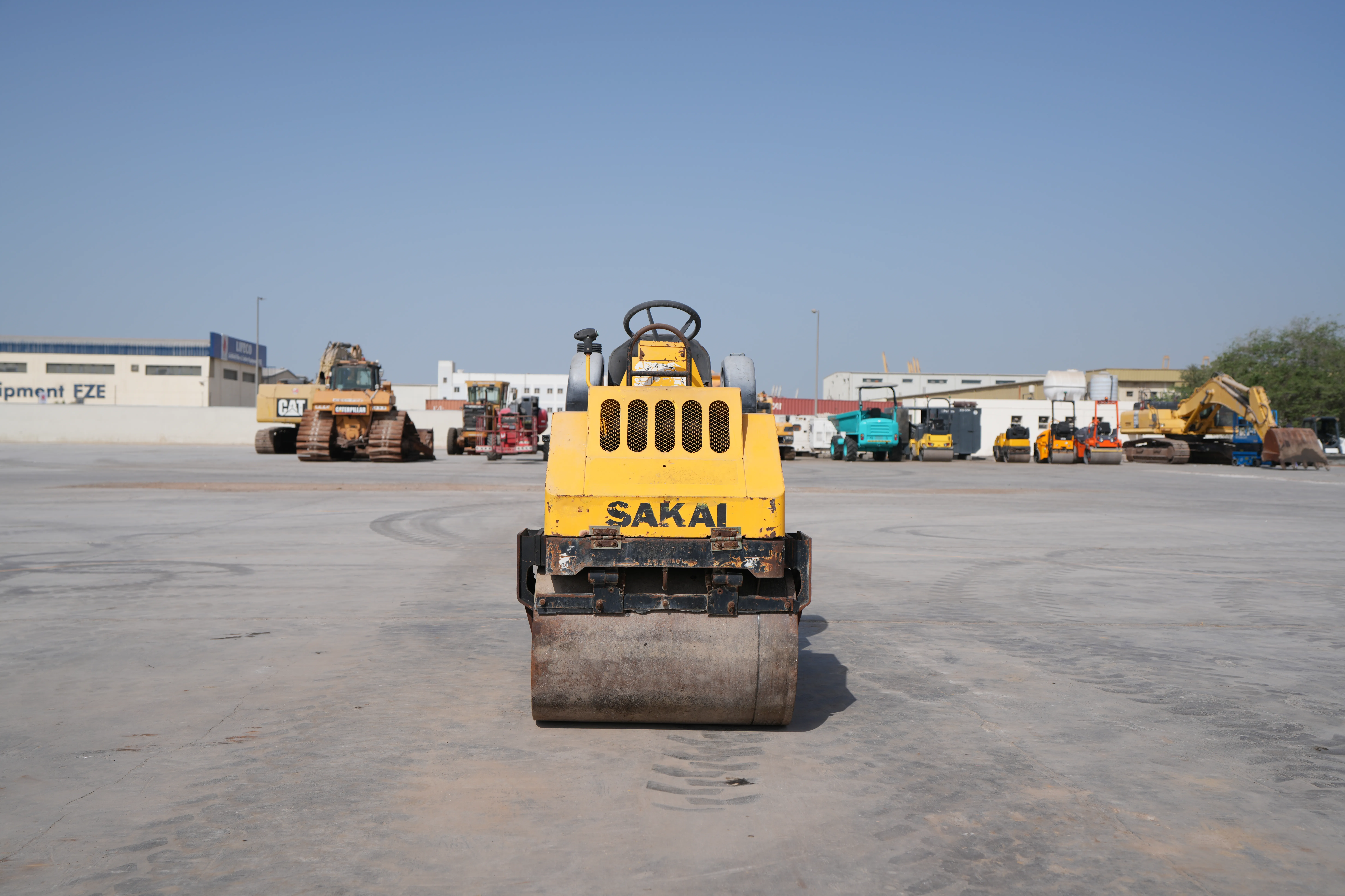 Product-Sakai CR270 tandem roller-exterior