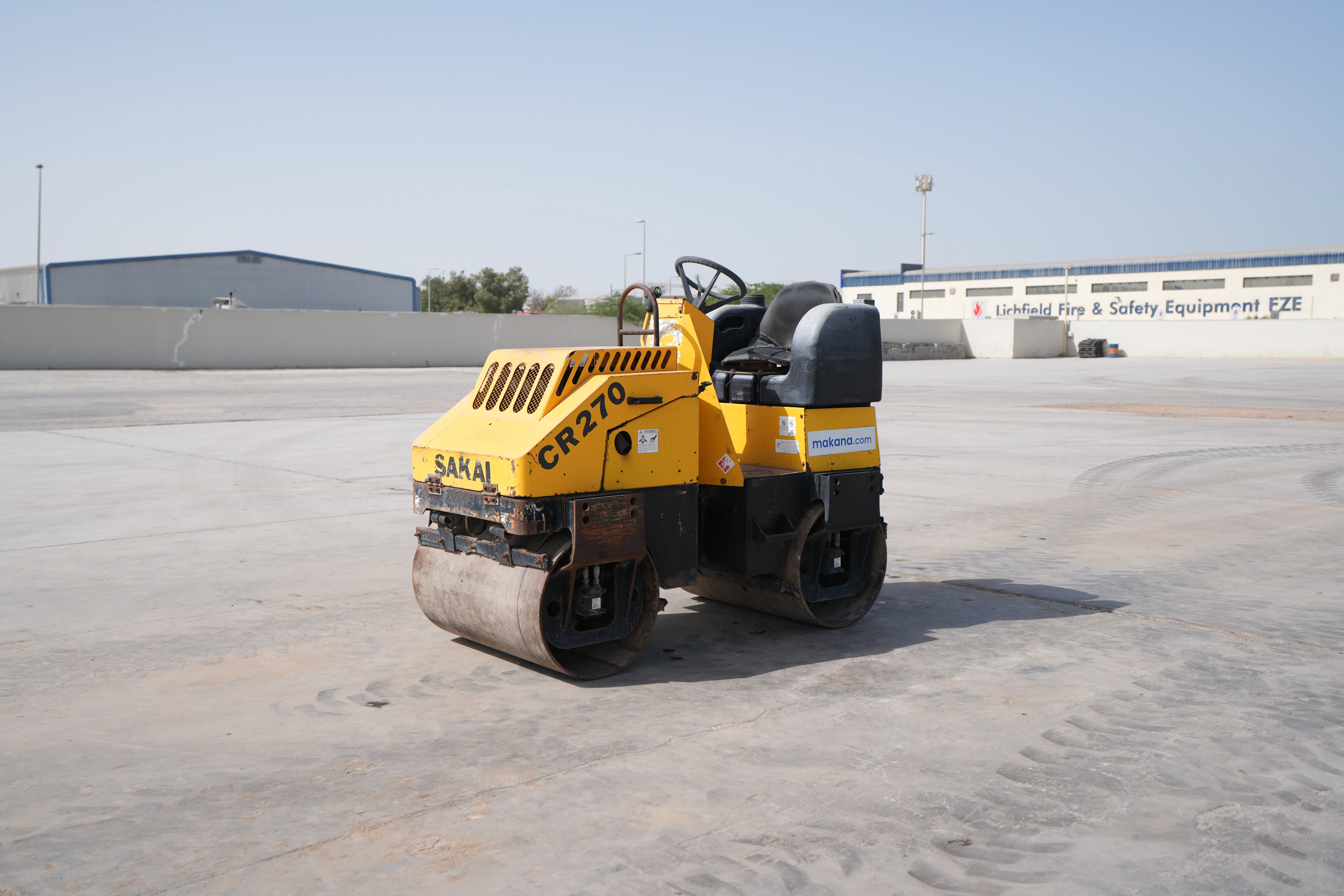 Product-Sakai CR270 tandem roller-exterior