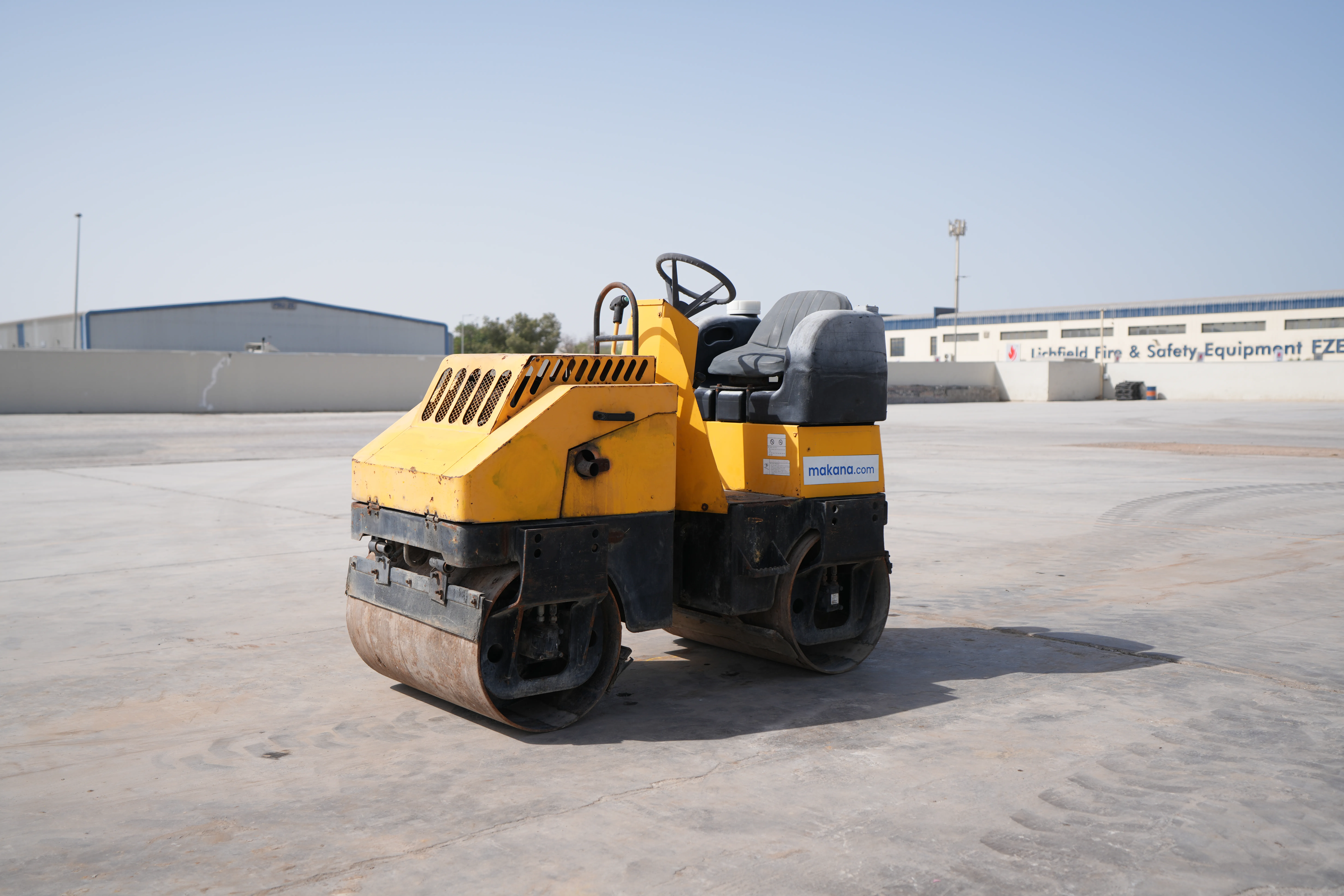 Product-Sakai CR270 tandem roller-exterior